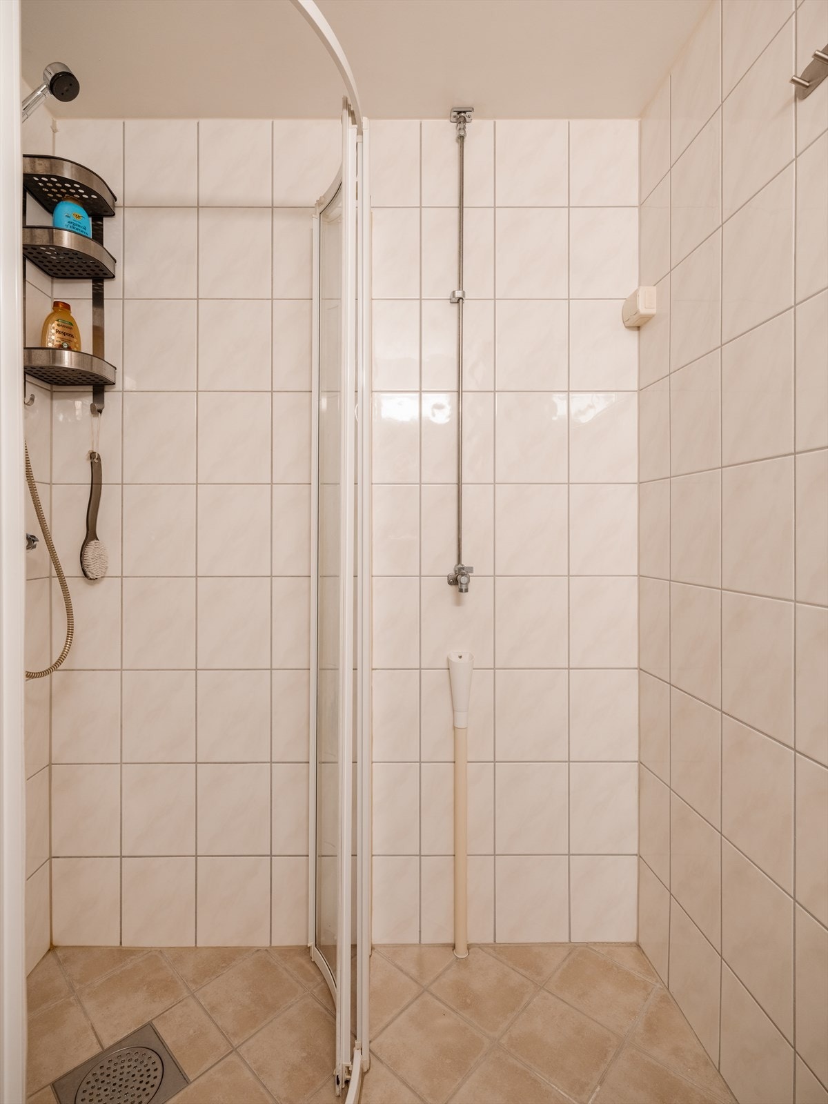 Det er opplegg for vaskemaskin på baderommet. Galleribilde