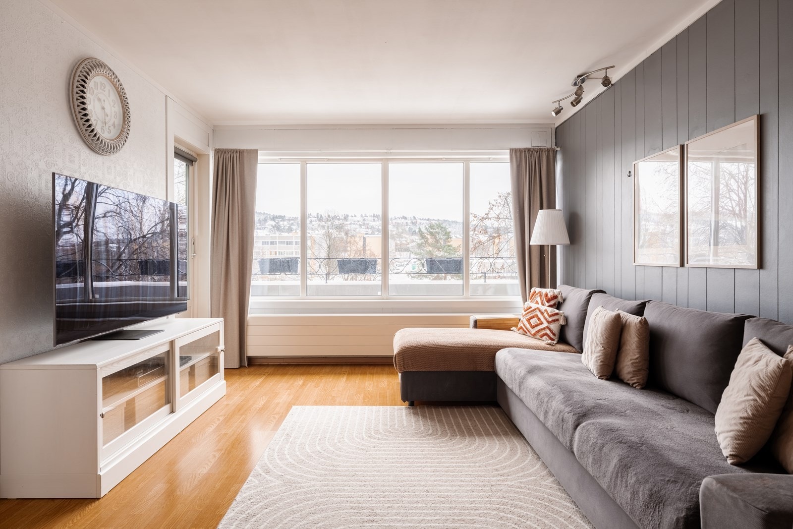 Her bor du godt og trygt i en herlig 3-roms andelsbolig på 66 kvm. Galleribilde