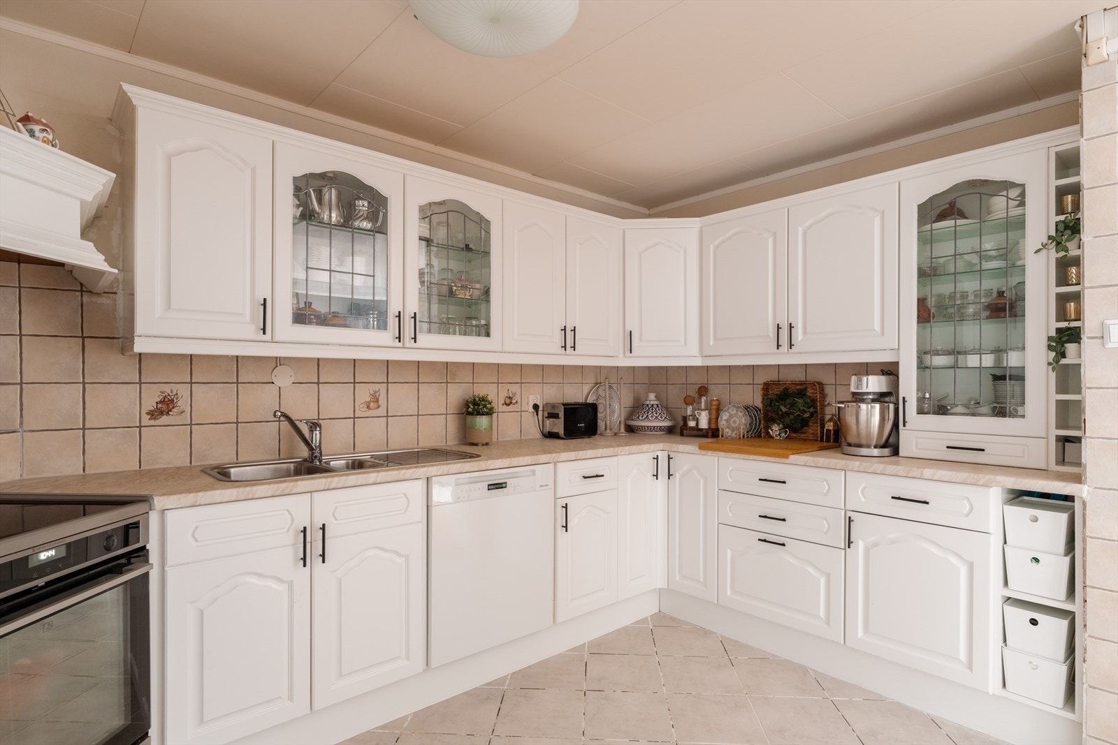 Det er også montert nye håndtak/beslag på frontene. Galleribilde