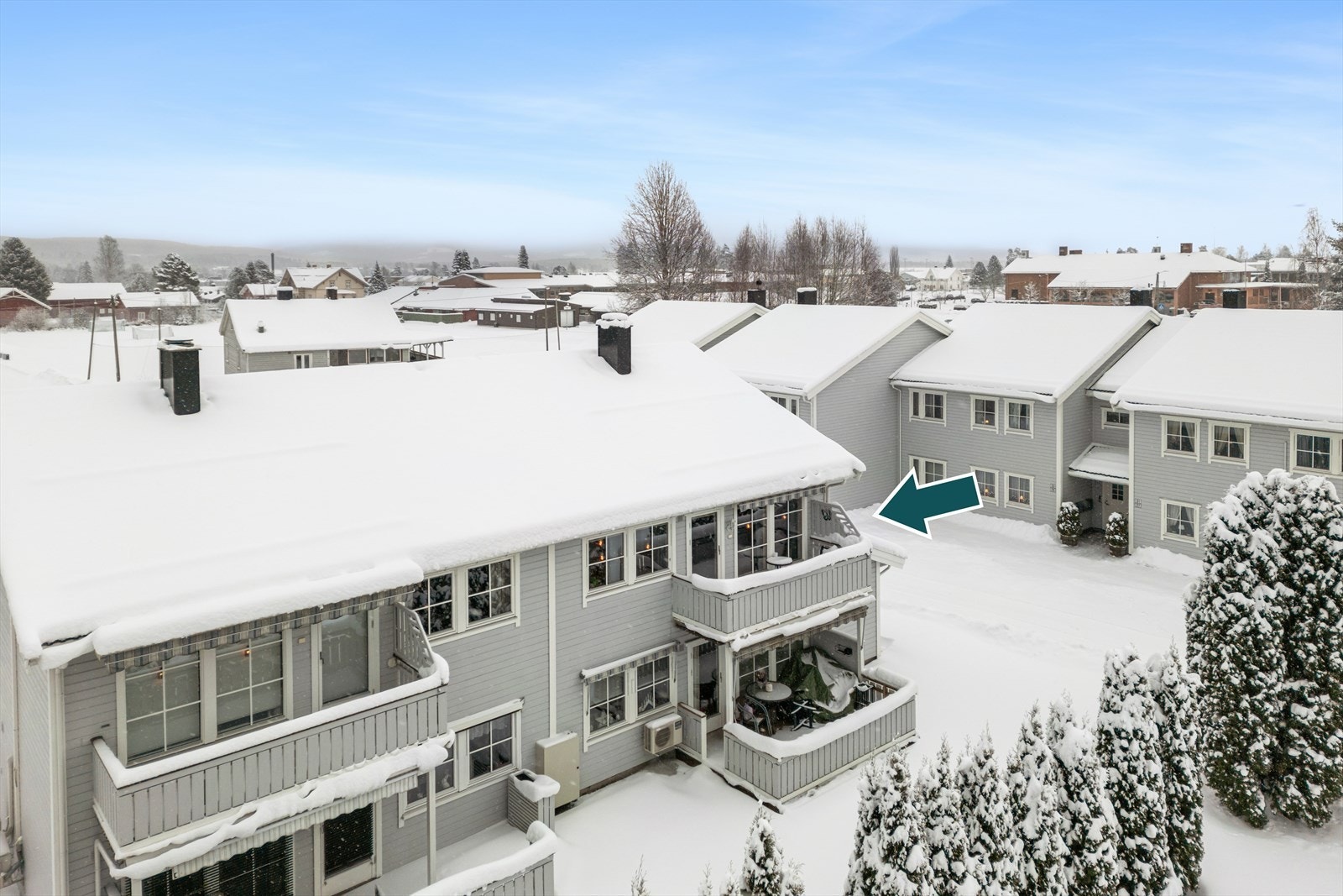 Velkommen til Negardsvegen 47! En trivelig og lettstelt leilighet beliggende i et hyggelig og tilbaketrukket nabolag, sentralt i Flisa. Galleribilde