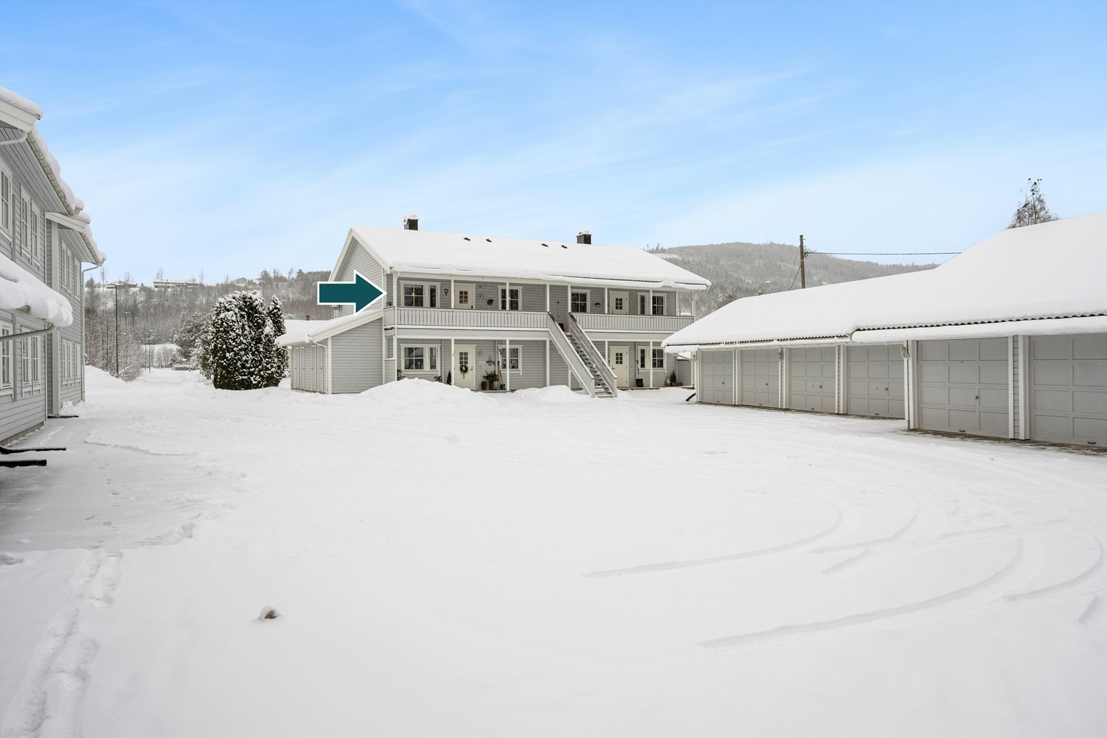 Med leiligheten følger det med en garasjeplass. Galleribilde