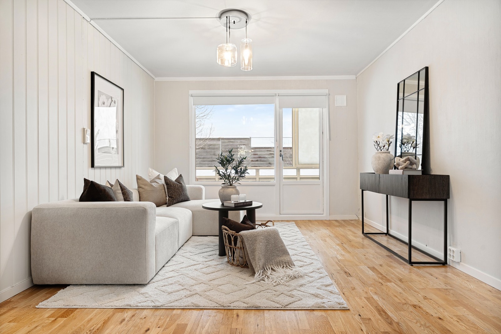 Leiligheten ligger svært fint til i en høy førsteetasje. Galleribilde