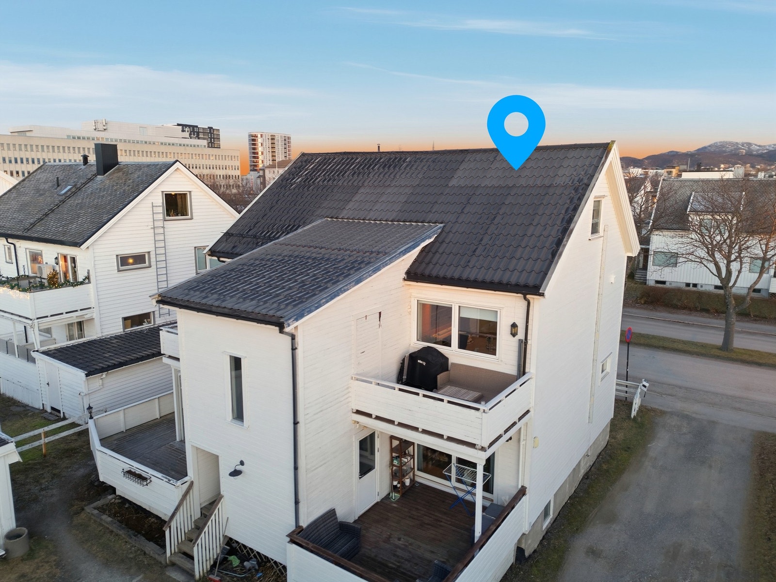 Leiligheten ligger fint til med balkong Galleribilde