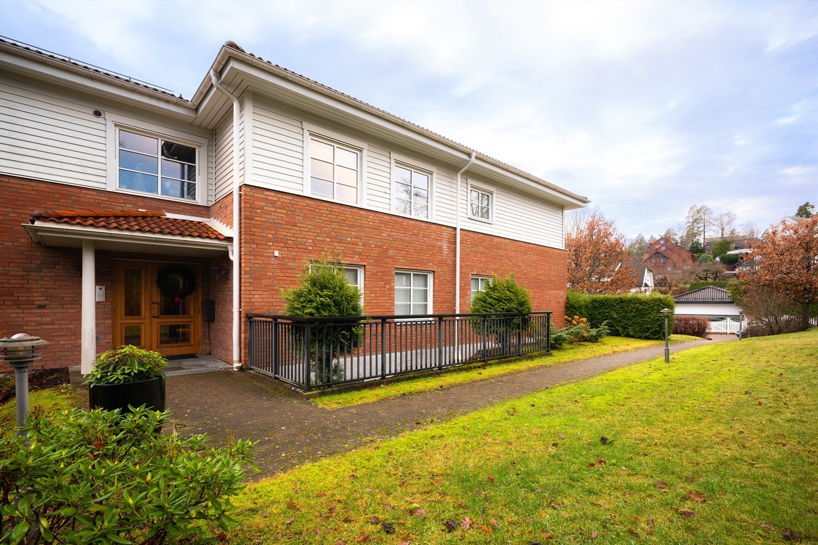 Inngangsparti. Galleribilde