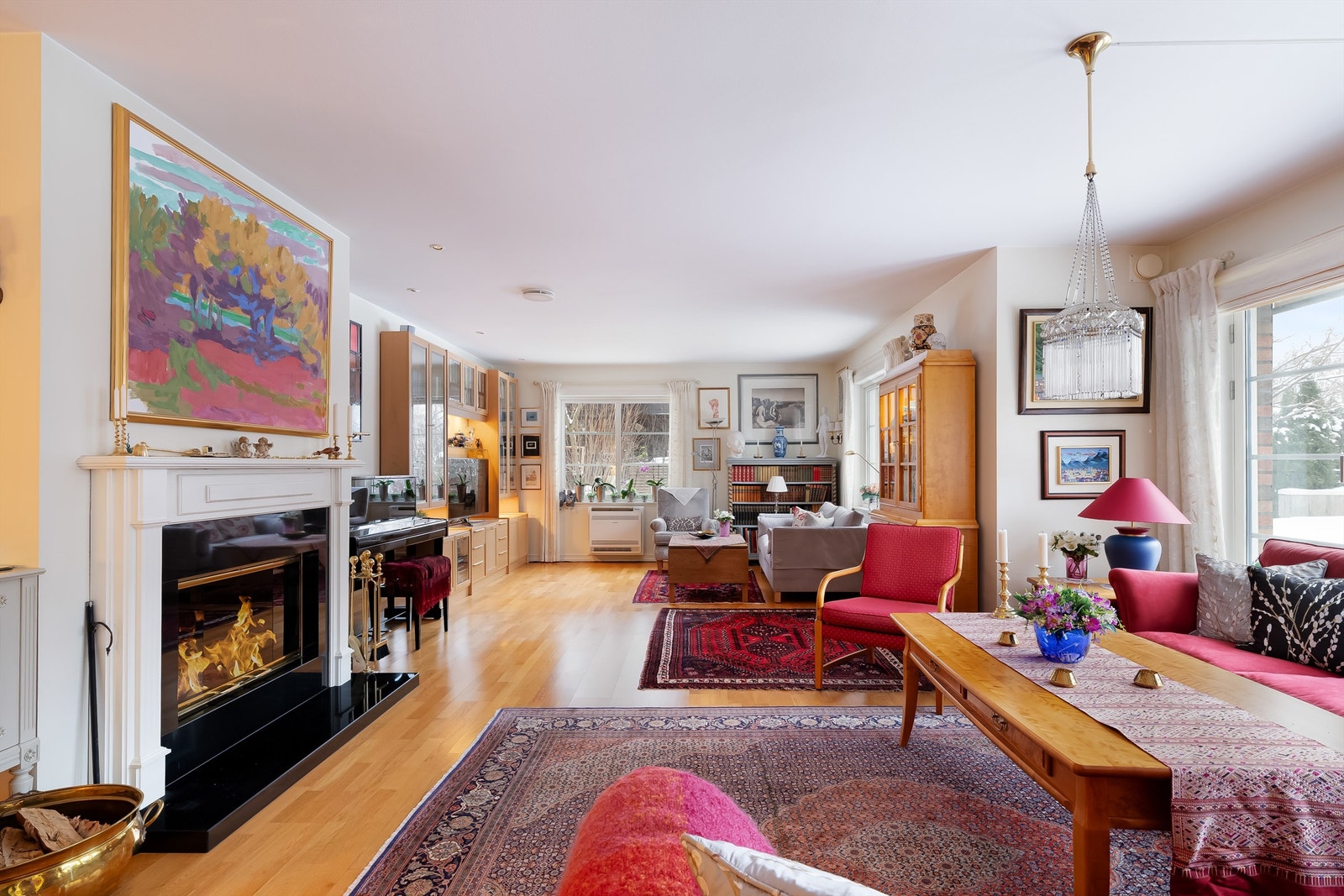 Her er det middelbar nærhet til et godt utvalg av forretninger og servicetilbud på Slemdal og Vinderen Senter, samt offentlig kommunikasjon. Foto: Borowiak, Chris. Galleribilde