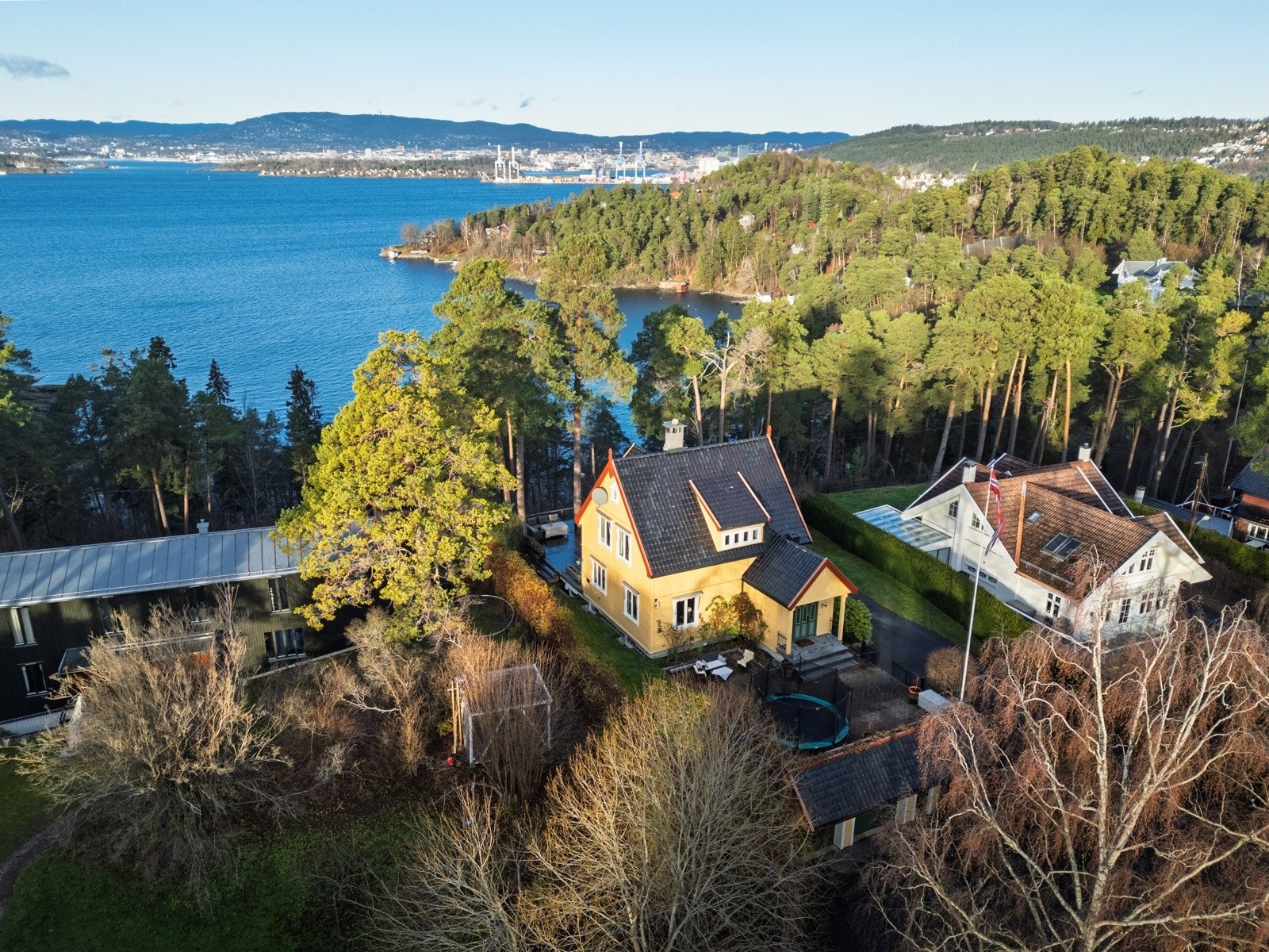 Velkommen til Malmøyveien 17B - Presentert av Mick H. S. Rødsten v/ PrivatMegleren Park!