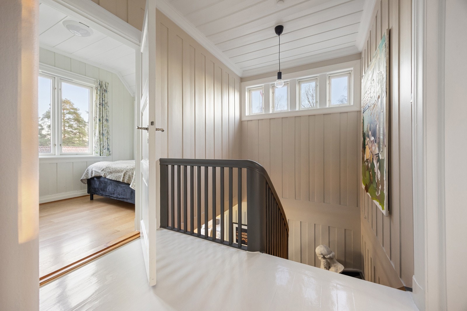 I boligens andre etasje ligger fire soverom samlet.