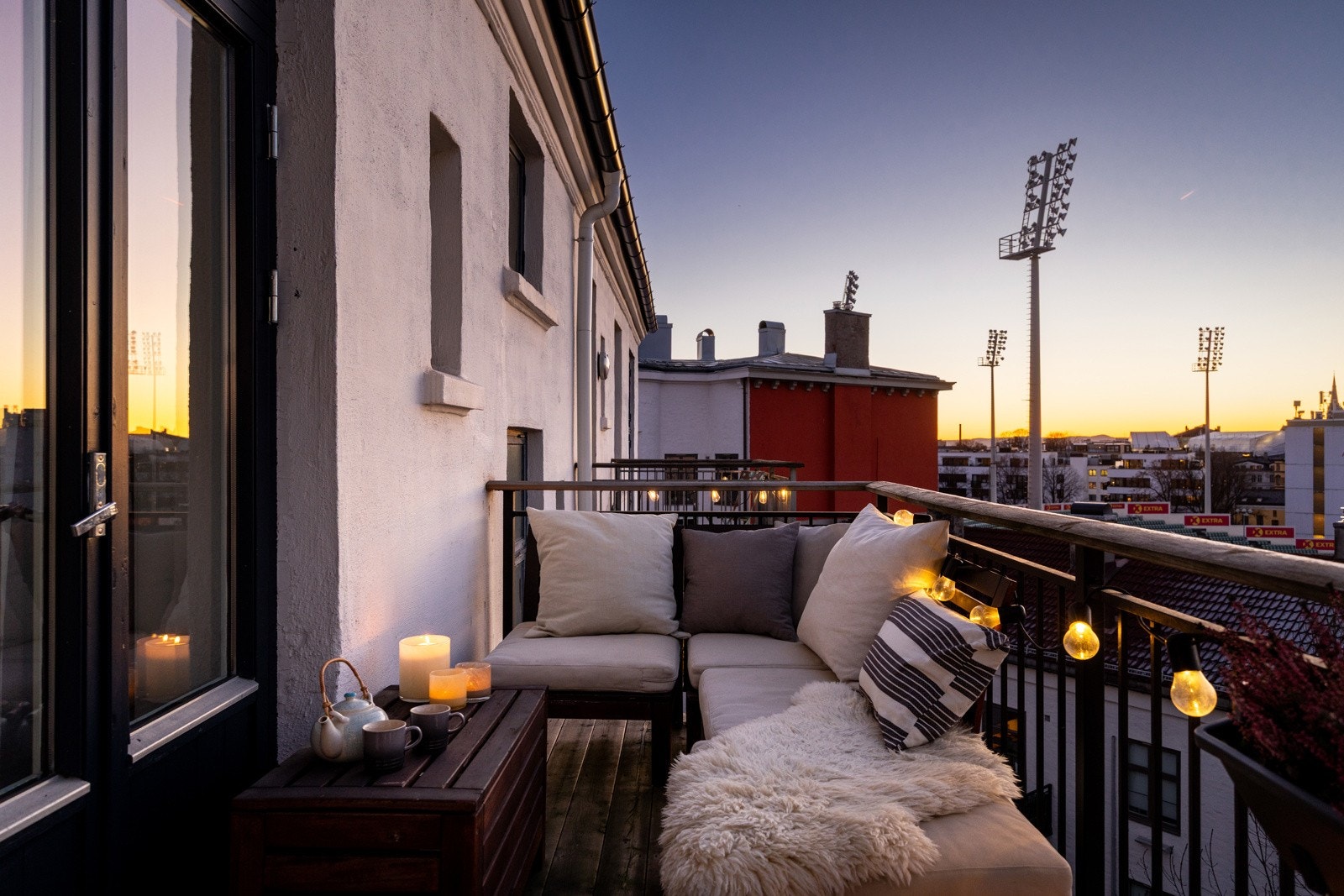 Balkongen er vendt mot nordvest og ligger høyt og fritt. Galleribilde