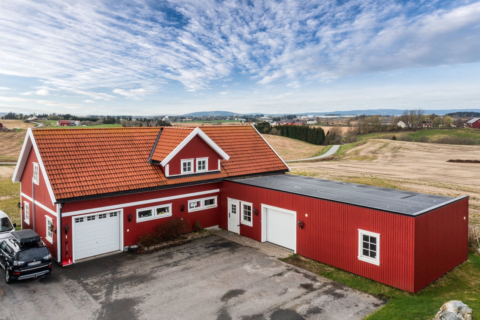 Næringsbygg tilbygget med lagerrom. Galleribilde