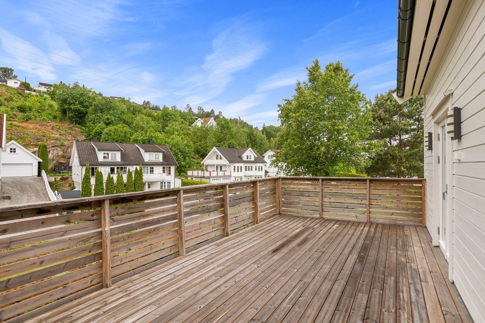 Her er det plass til diverse utemøbler og grill Galleribilde