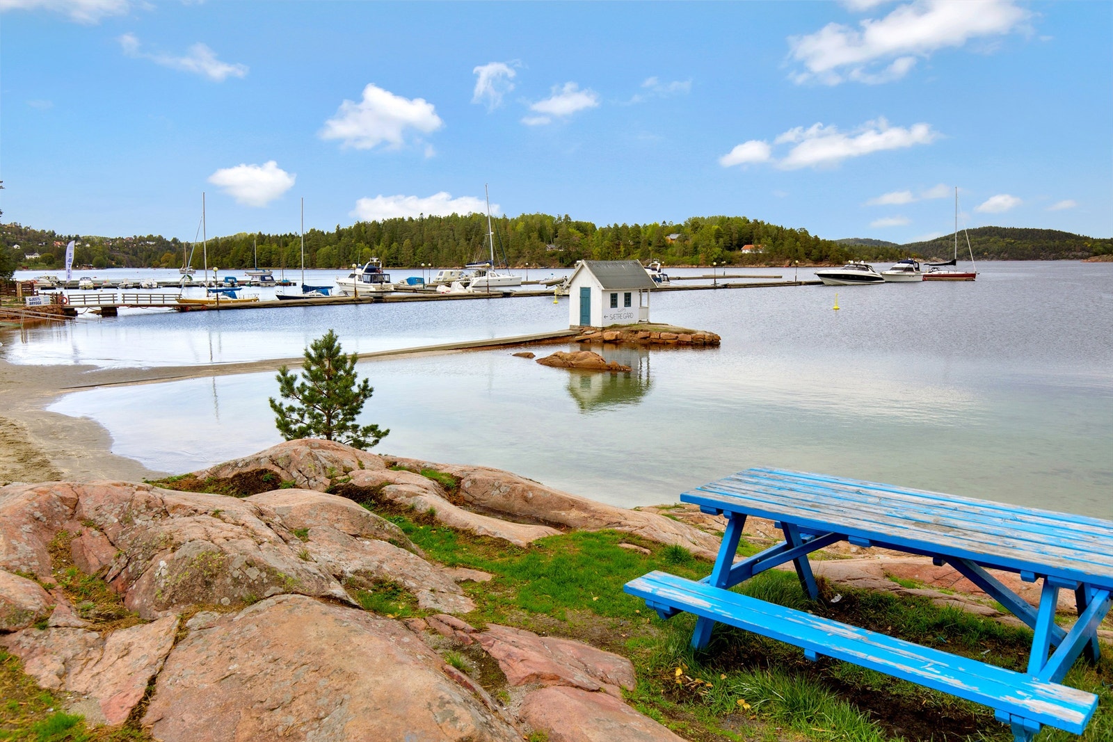 Flott badestrand i sentrum Galleribilde
