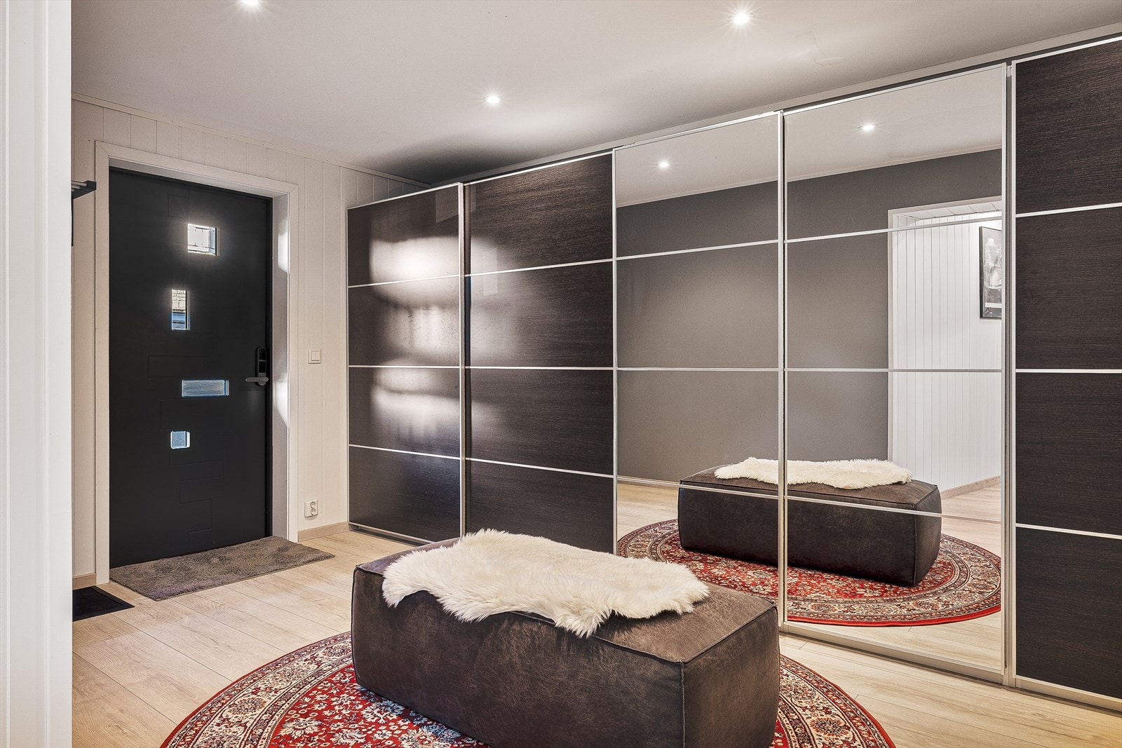 Velkommen inn i entreen/hallen! Galleribilde