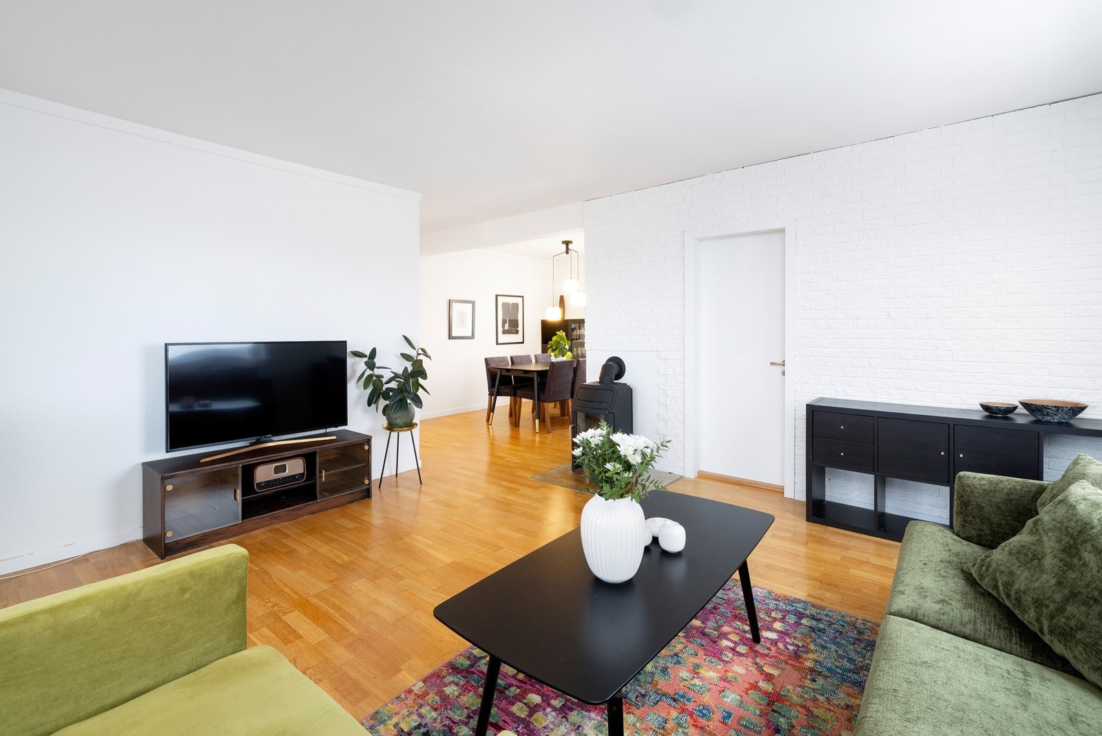 Leiligheten har en romslig stue. Galleribilde