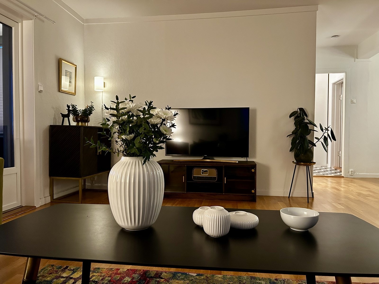 Kveldsstemning i stuen. Galleribilde