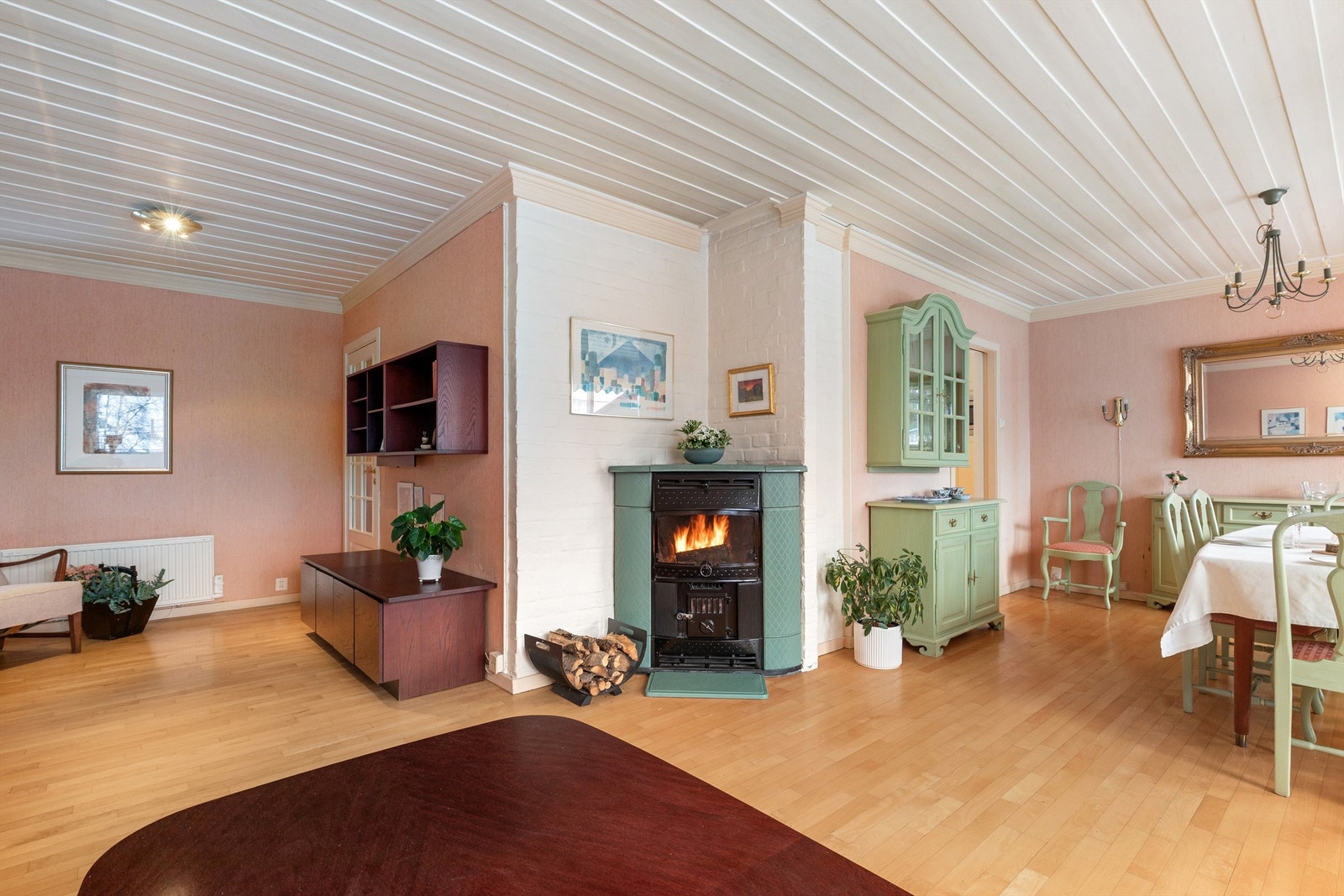 Peisovnen varmer godt på kalde vinterdager Galleribilde