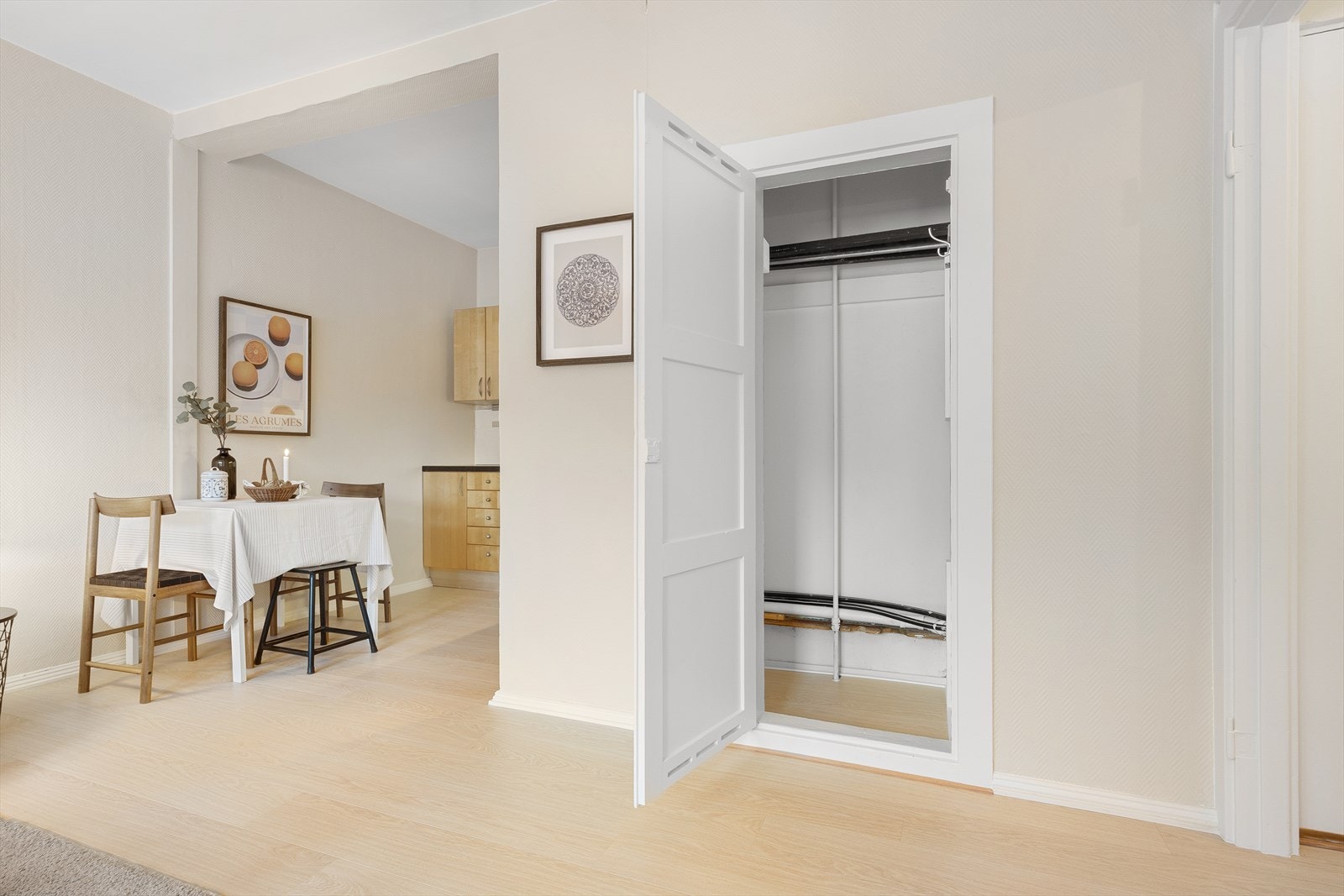 Praktisk liten bod for oppbevaring. Galleribilde