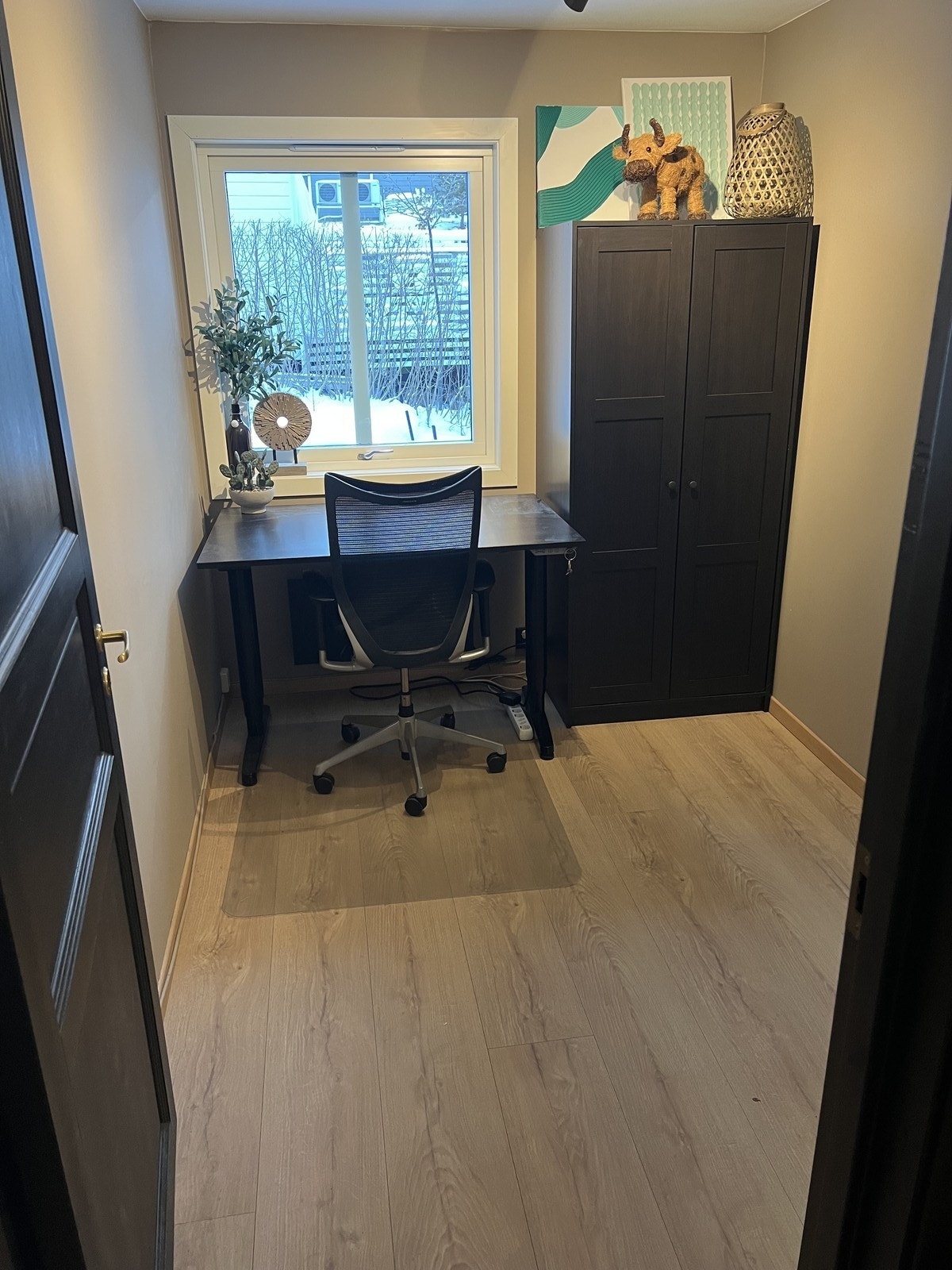 Soverom 2, innredet som kontor Galleribilde