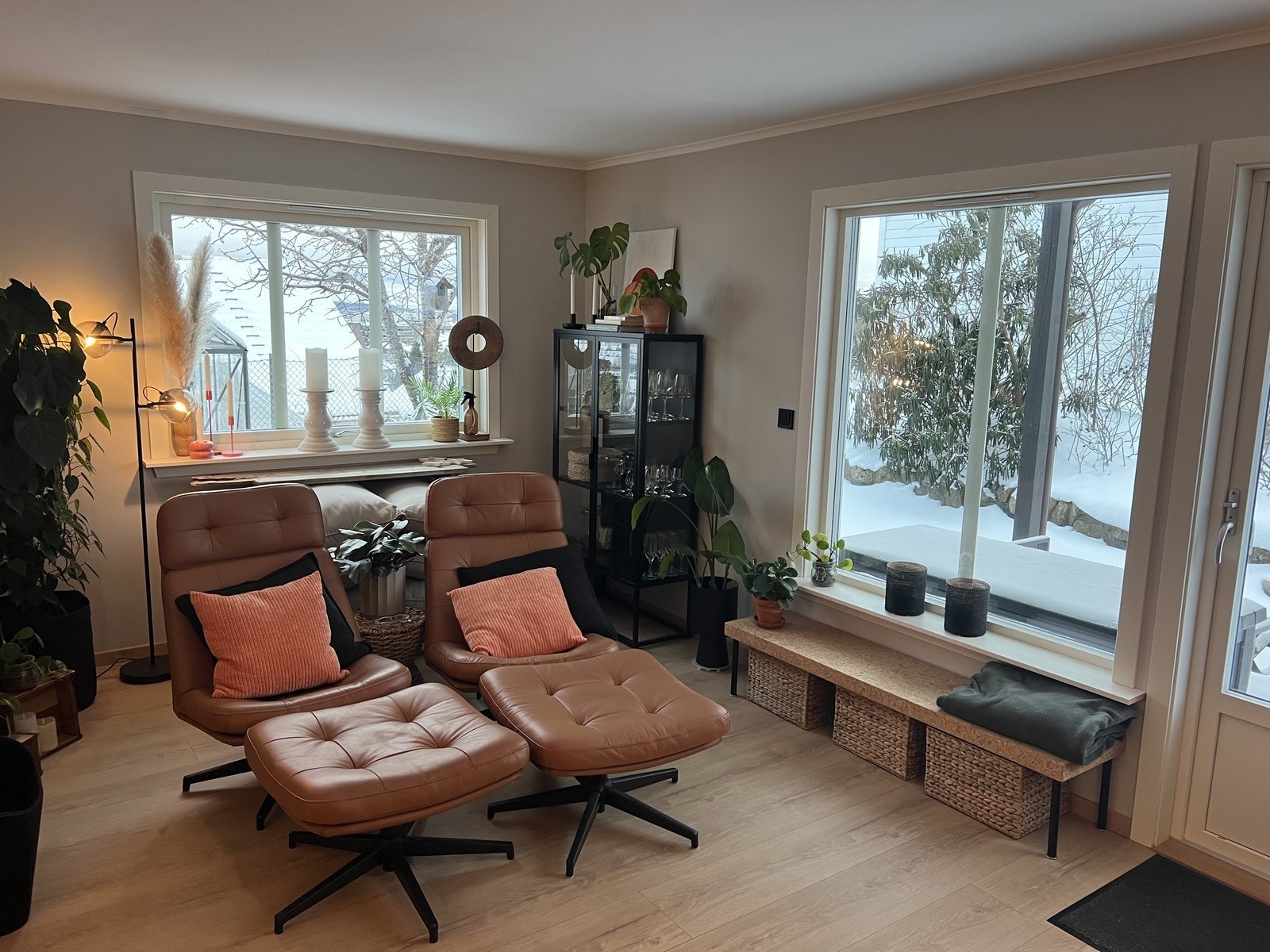 Koselig sittegruppe, perfekt for avlsapping og lesing Galleribilde