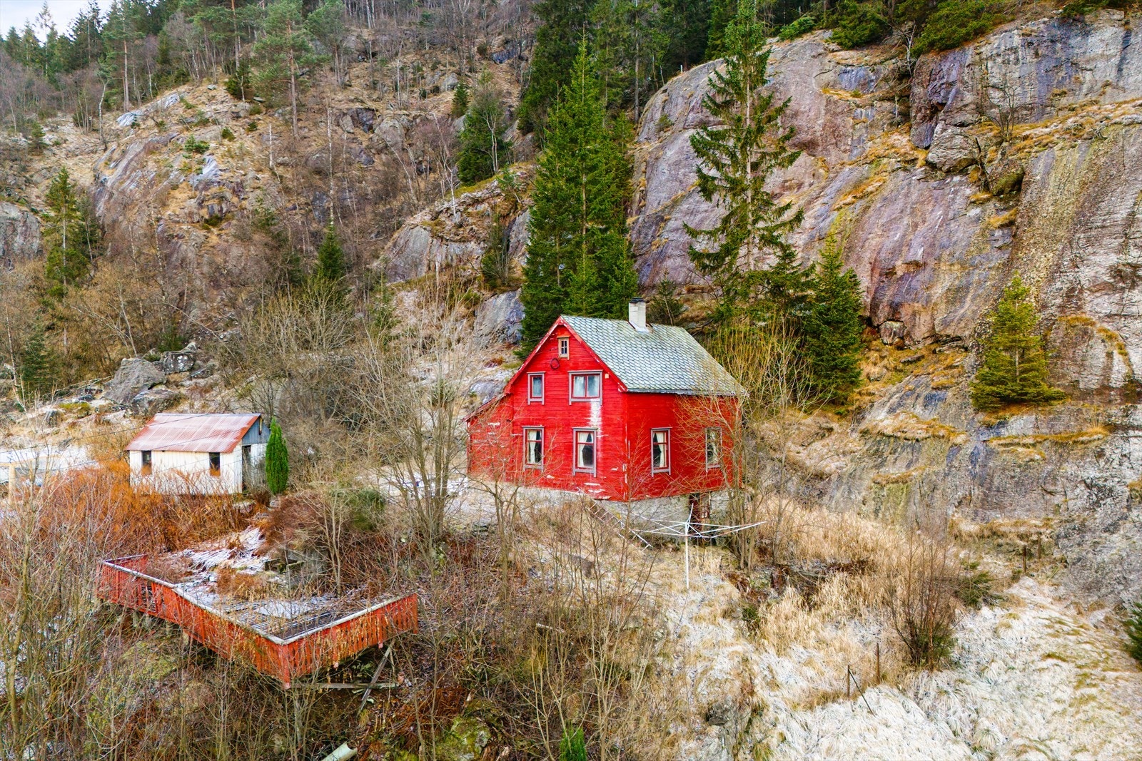 R/N har gleden av å presentere Øvre Kalvanesvegen 24A! Galleribilde