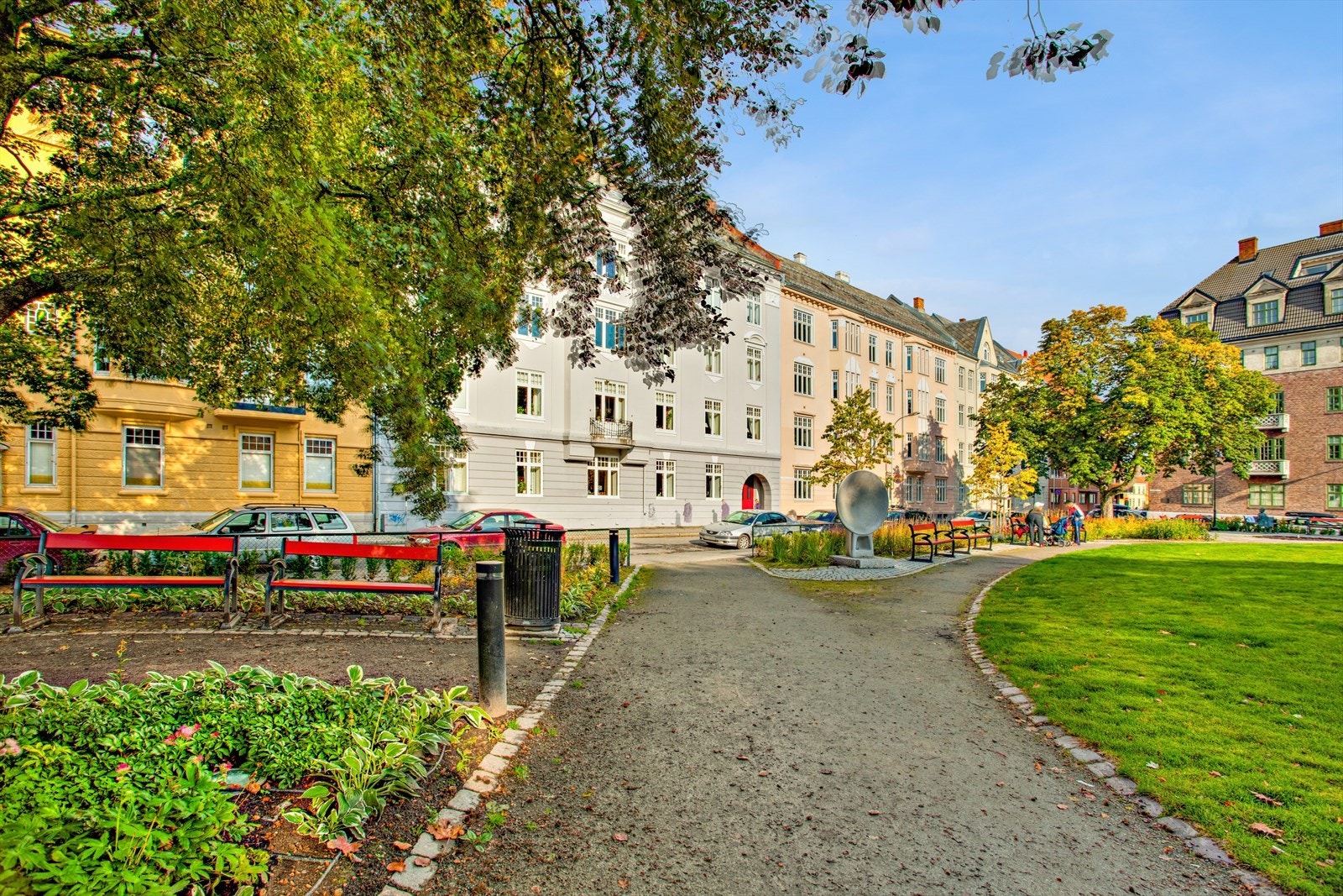Ikke langt unna leiligheten kan du slappe av i Museumsparken. Galleribilde