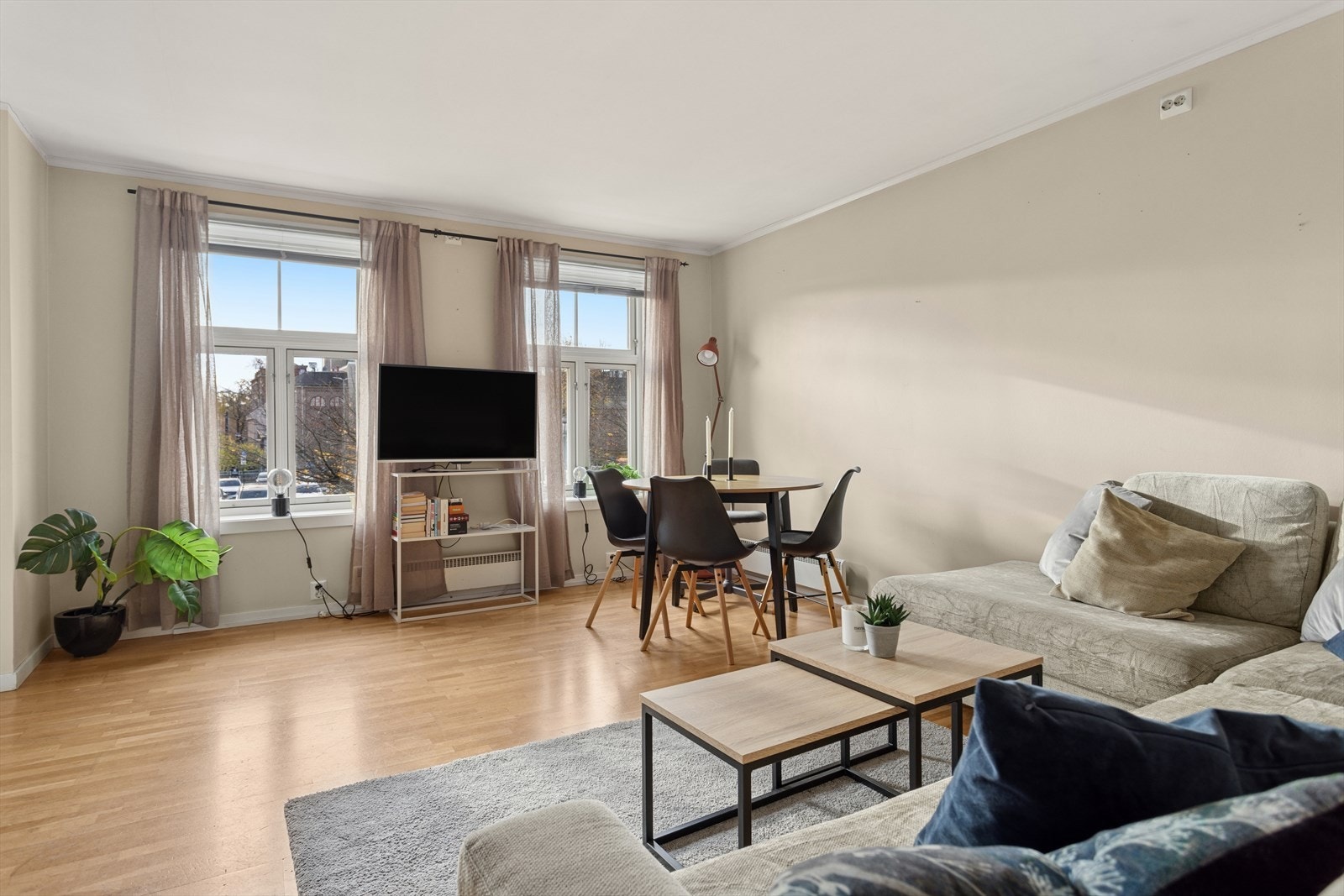 DnB Eiendom ønsker deg velkommen til en pen selveierleilighet med svært sentral beliggenhet midt i hjertet av Trondheim sentrum. Galleribilde