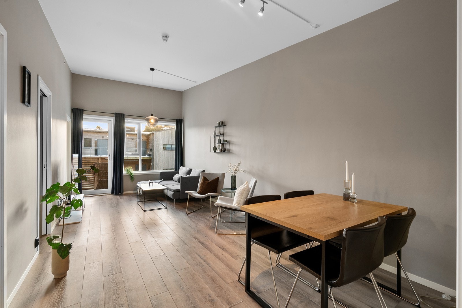 God takhøyde. Galleribilde