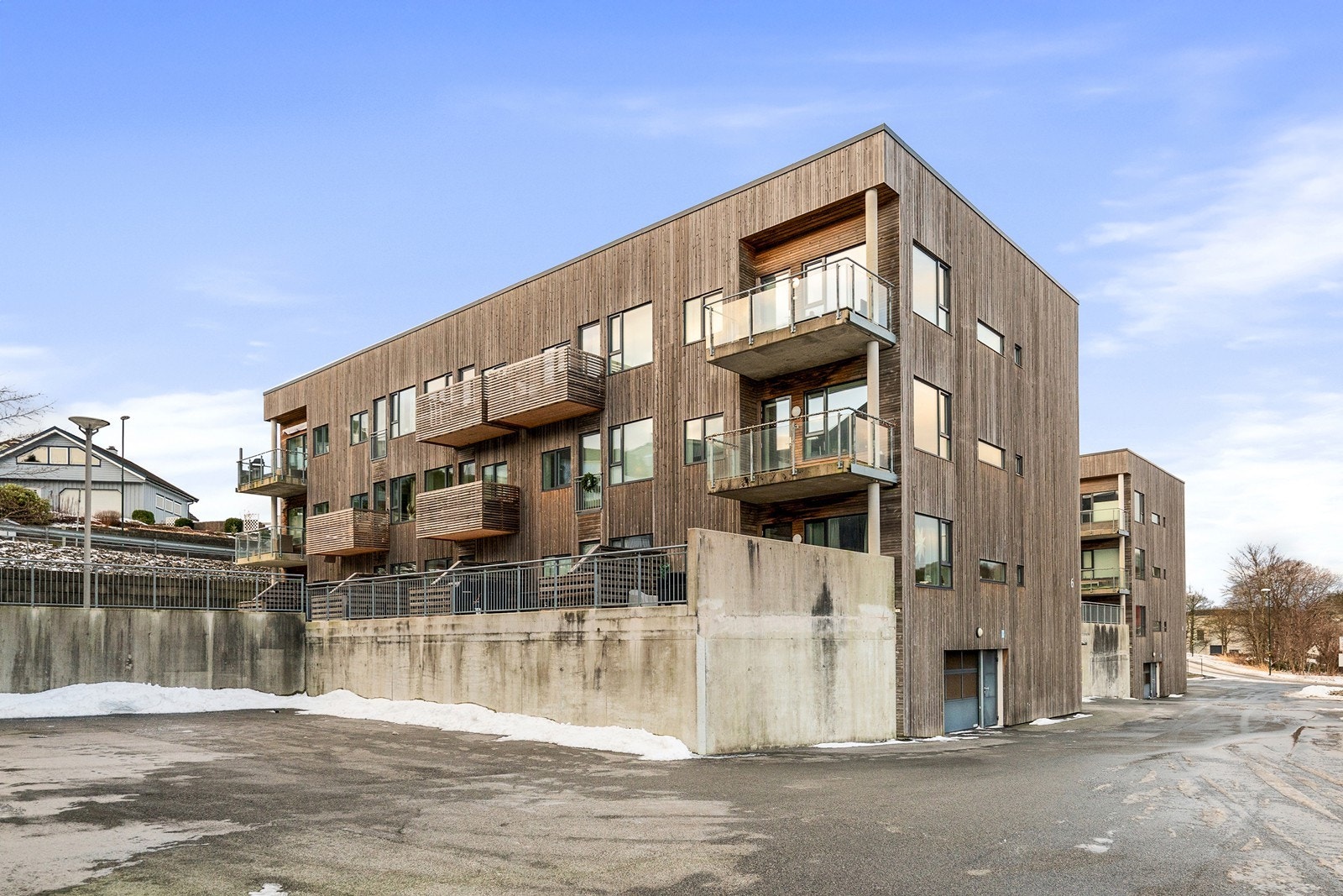 Leiligheten har en gjennomtenkt og funksjonell planløsning med lyse og lune fargevalg. Galleribilde