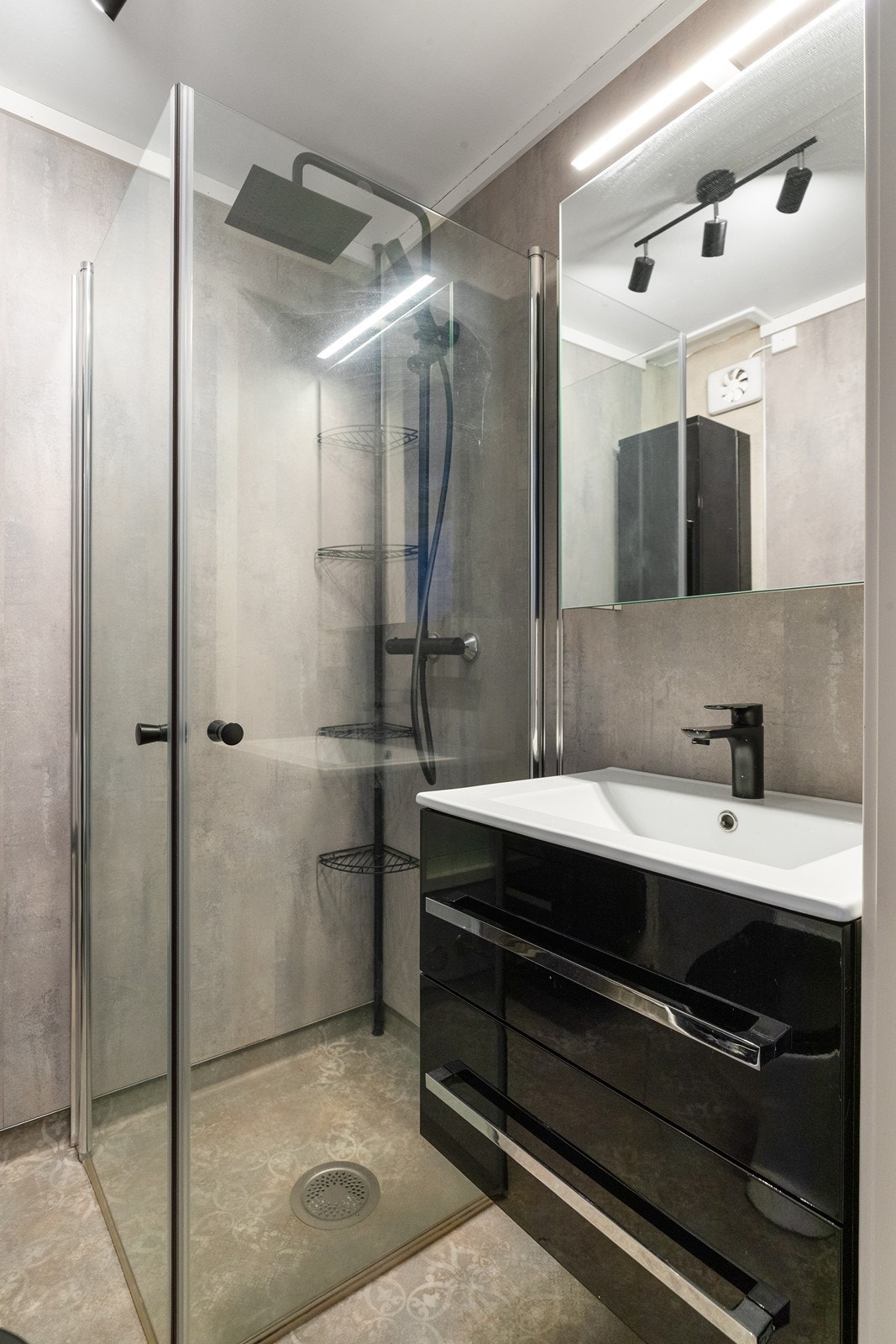 Pent, nyere bad Galleribilde