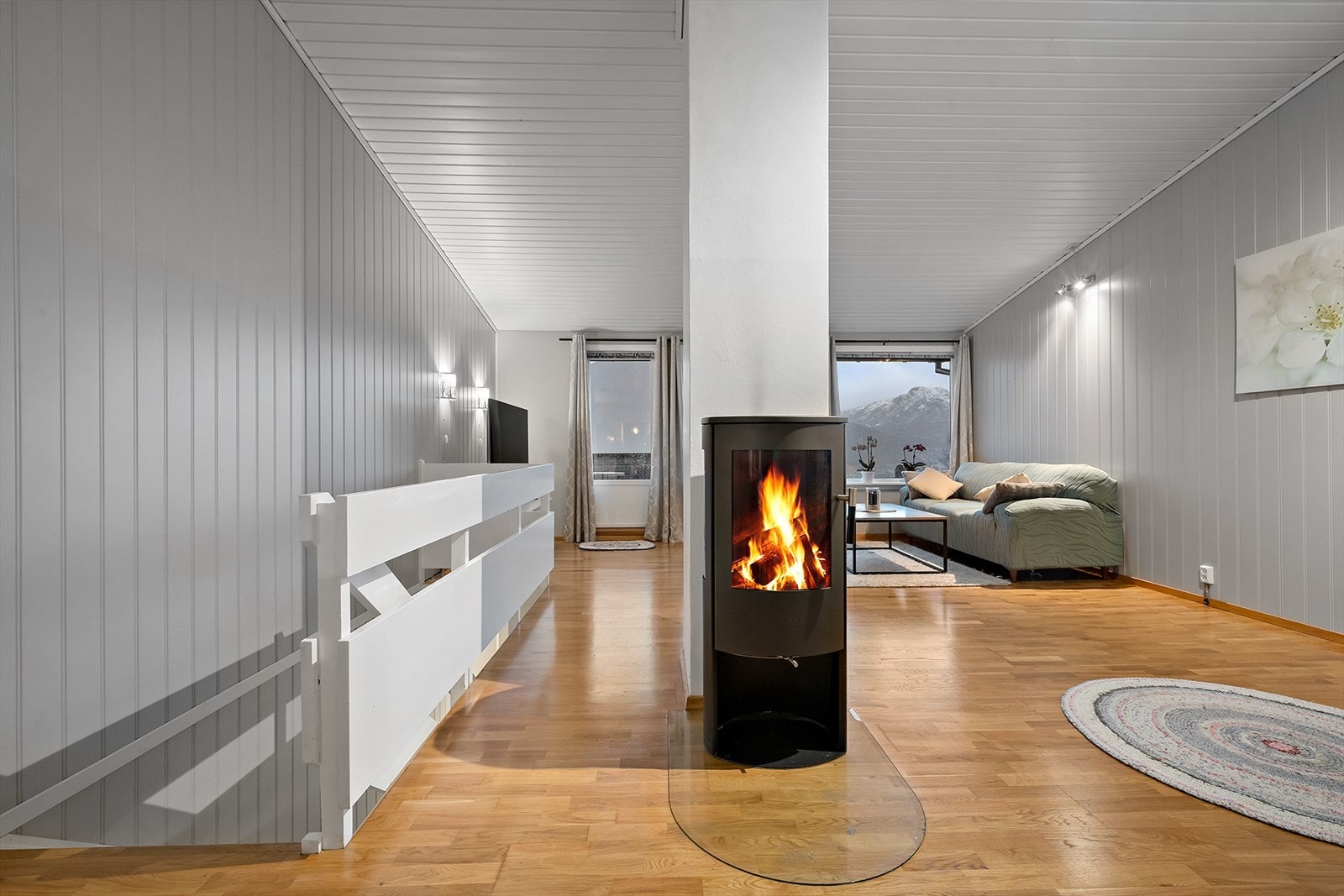 Det er montert varmepumpe i 2021 som sørger for en jevn temperatur. Galleribilde