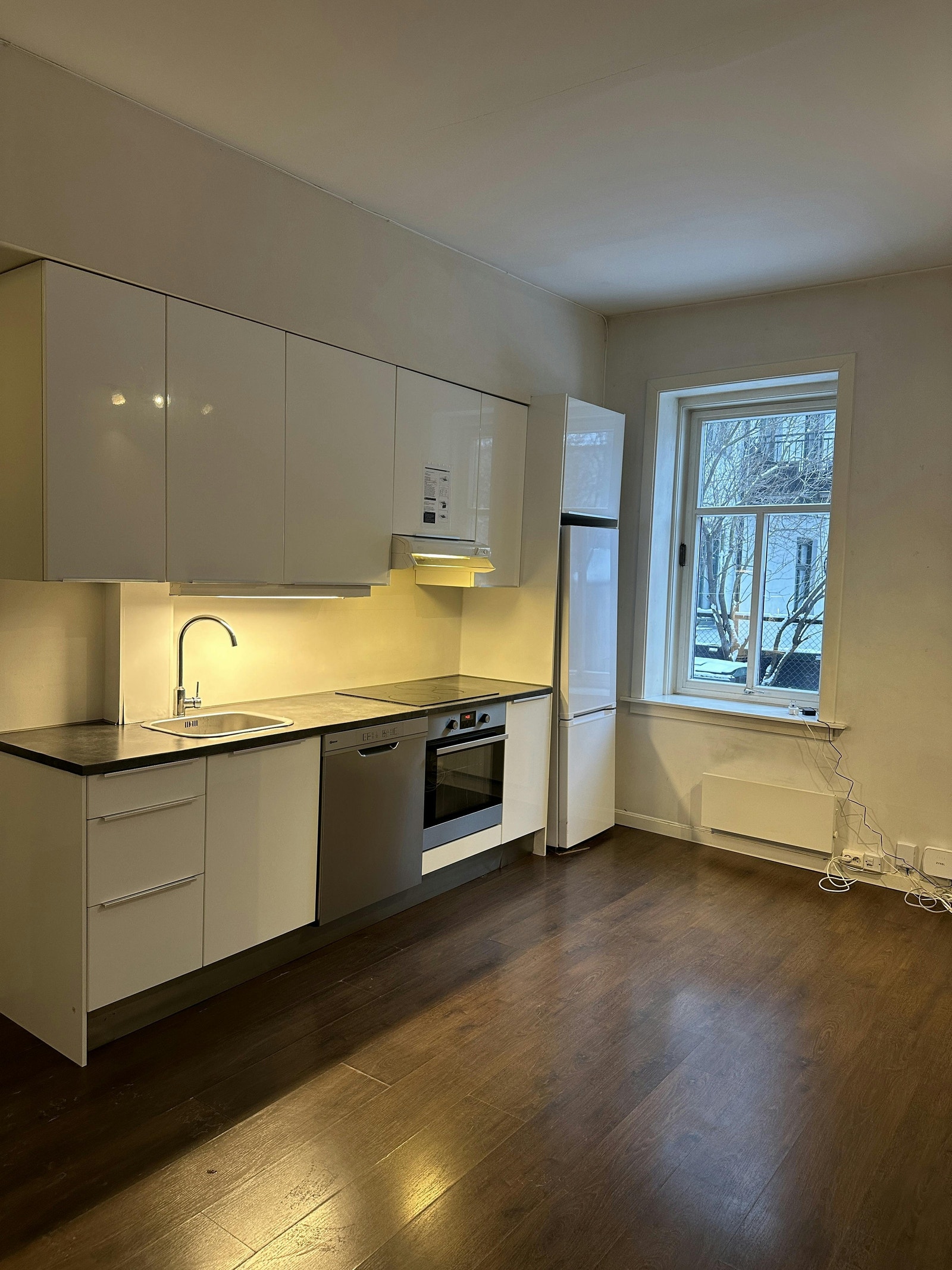 Stue med åpen kjøkken Galleribilde