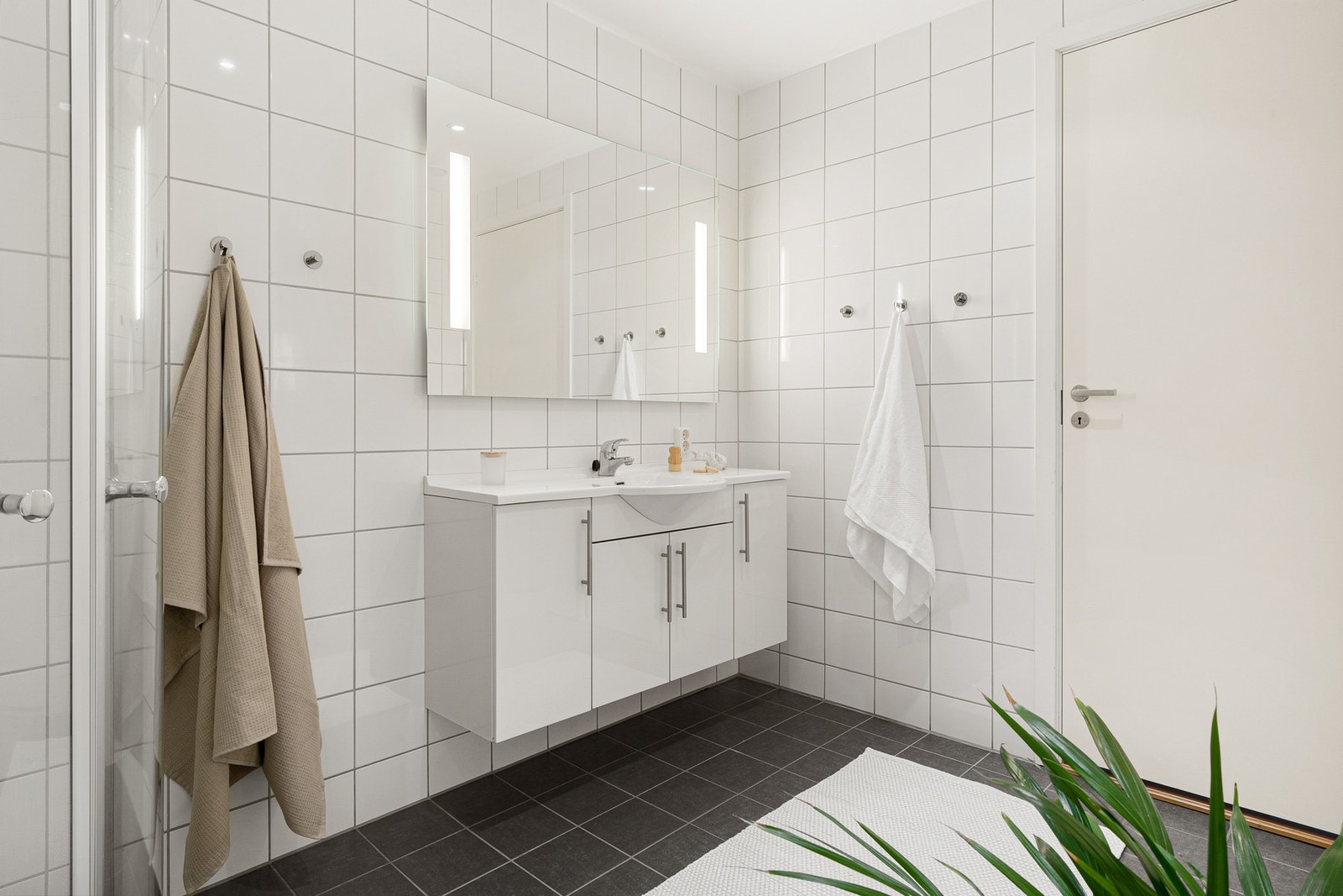 For ektra komfort er badet utstyrt med elektriske varmekabler i gulv. Galleribilde