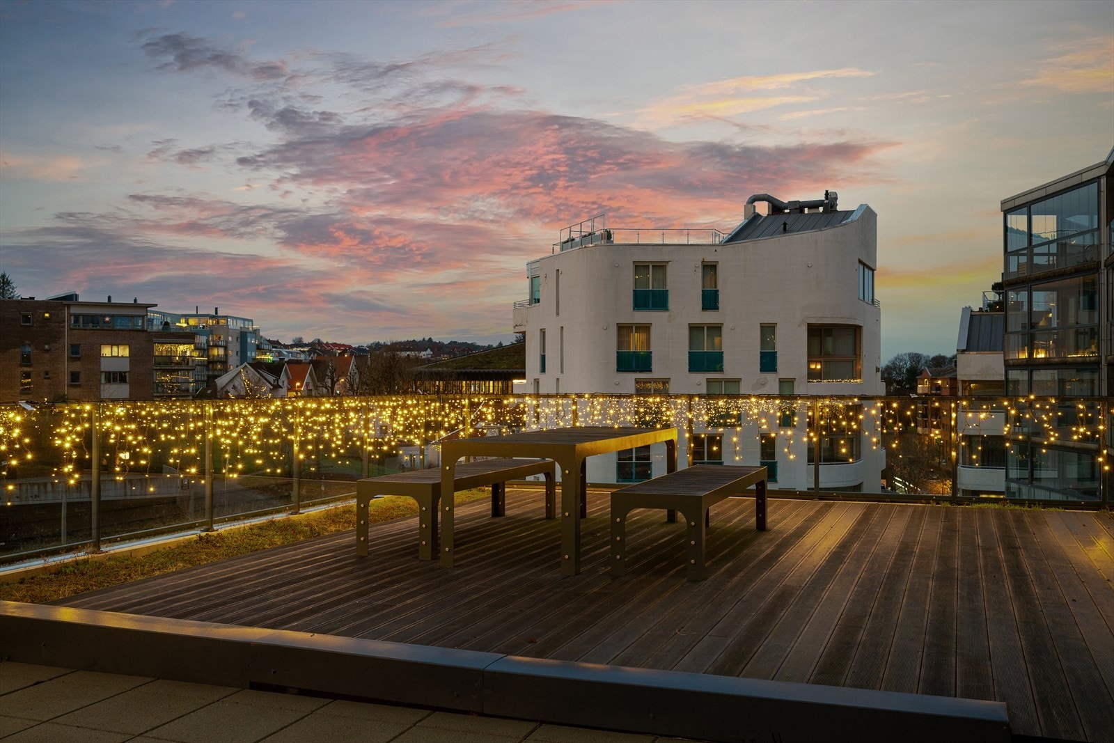 Leiligheten ligger i byggets tredje etasje. Galleribilde