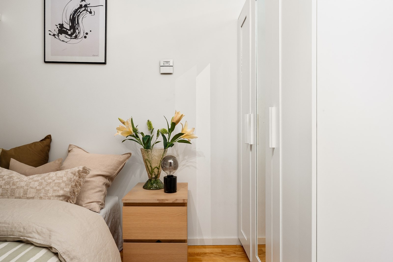 Display på veggen er for regulering av gulvvarmen i alkoven. Galleribilde