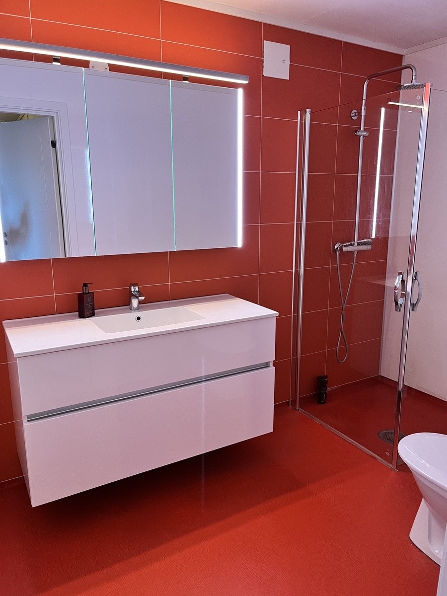 Bad i under etasjen Galleribilde