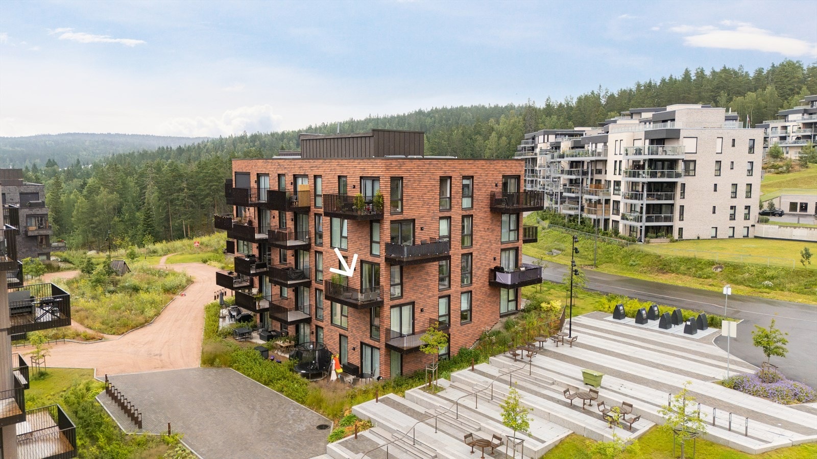 I svært attraktive og nyetablerte omgivelser ligger denne moderne 3-roms selveierleiligheten fra 2023 - klar for nye eiere. Galleribilde