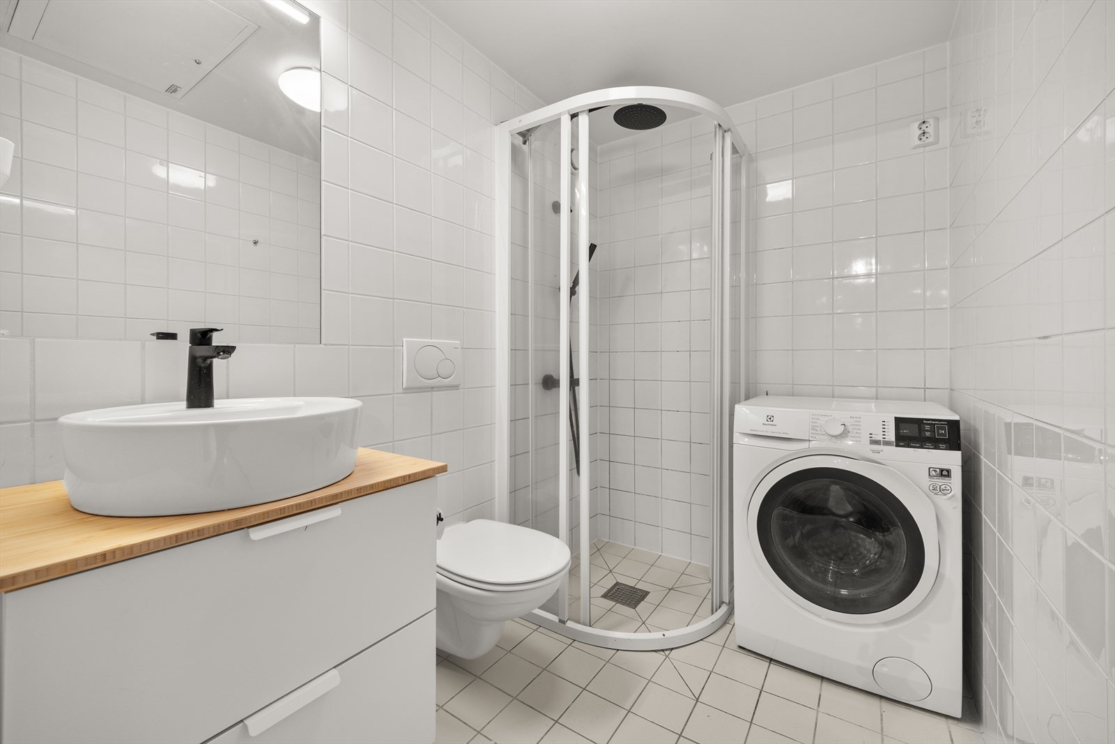 Flislagt bad med varmekabler Galleribilde