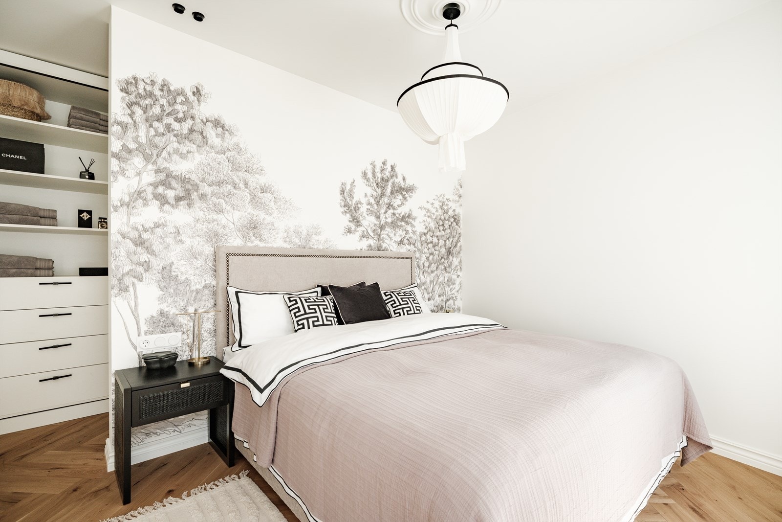 Her er det god plass til en større dobbeltseng og annet møblement. Galleribilde