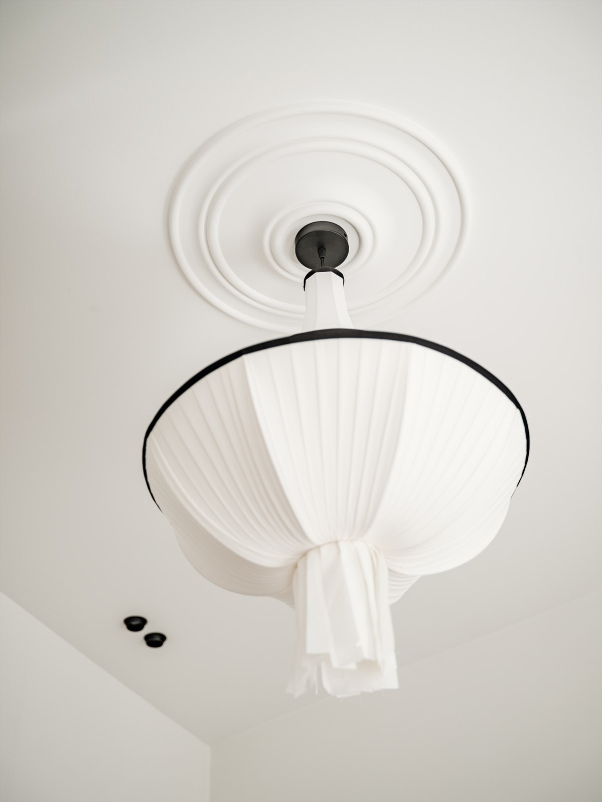 Rommet byr på flotte klassiske detaljer. Galleribilde