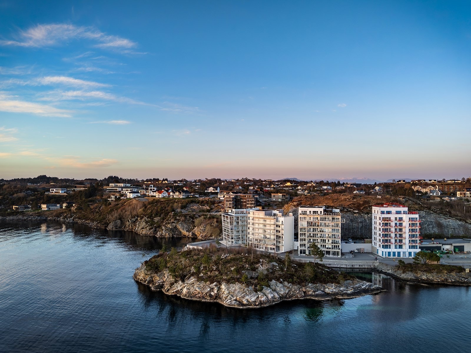 Flott beliggenhet med nærhet til sjøen Galleribilde