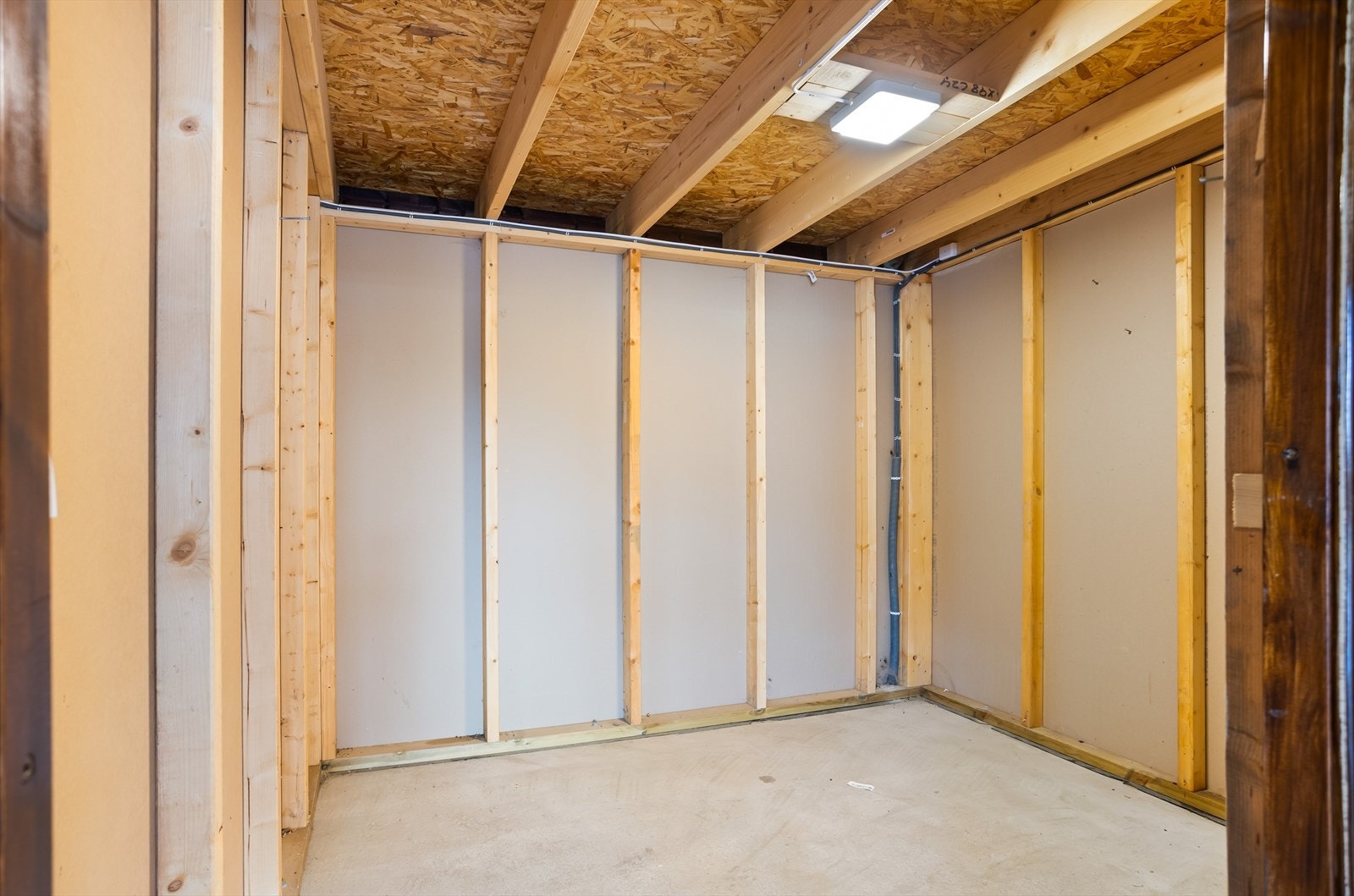 Den eksterne boden på 5m² gir god lagringsplass for dekk og utstyr. Galleribilde