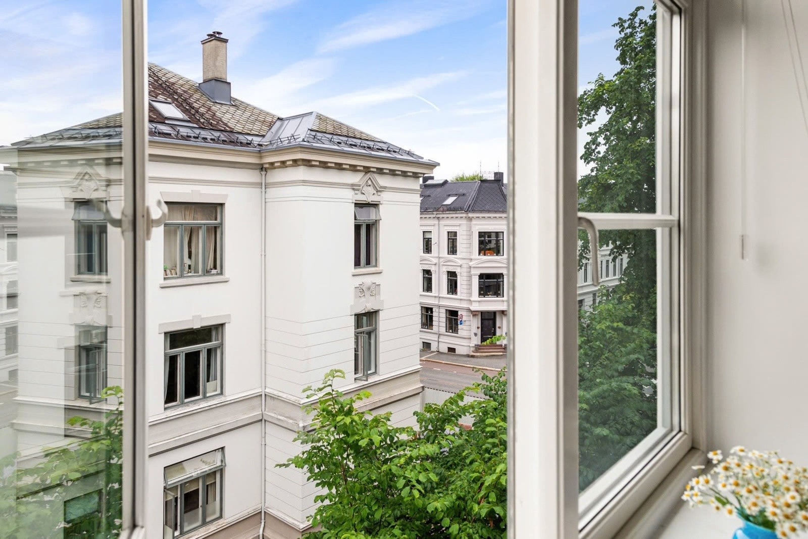 Luftig og tilbaketrukket område med fine omgivelser. Galleribilde