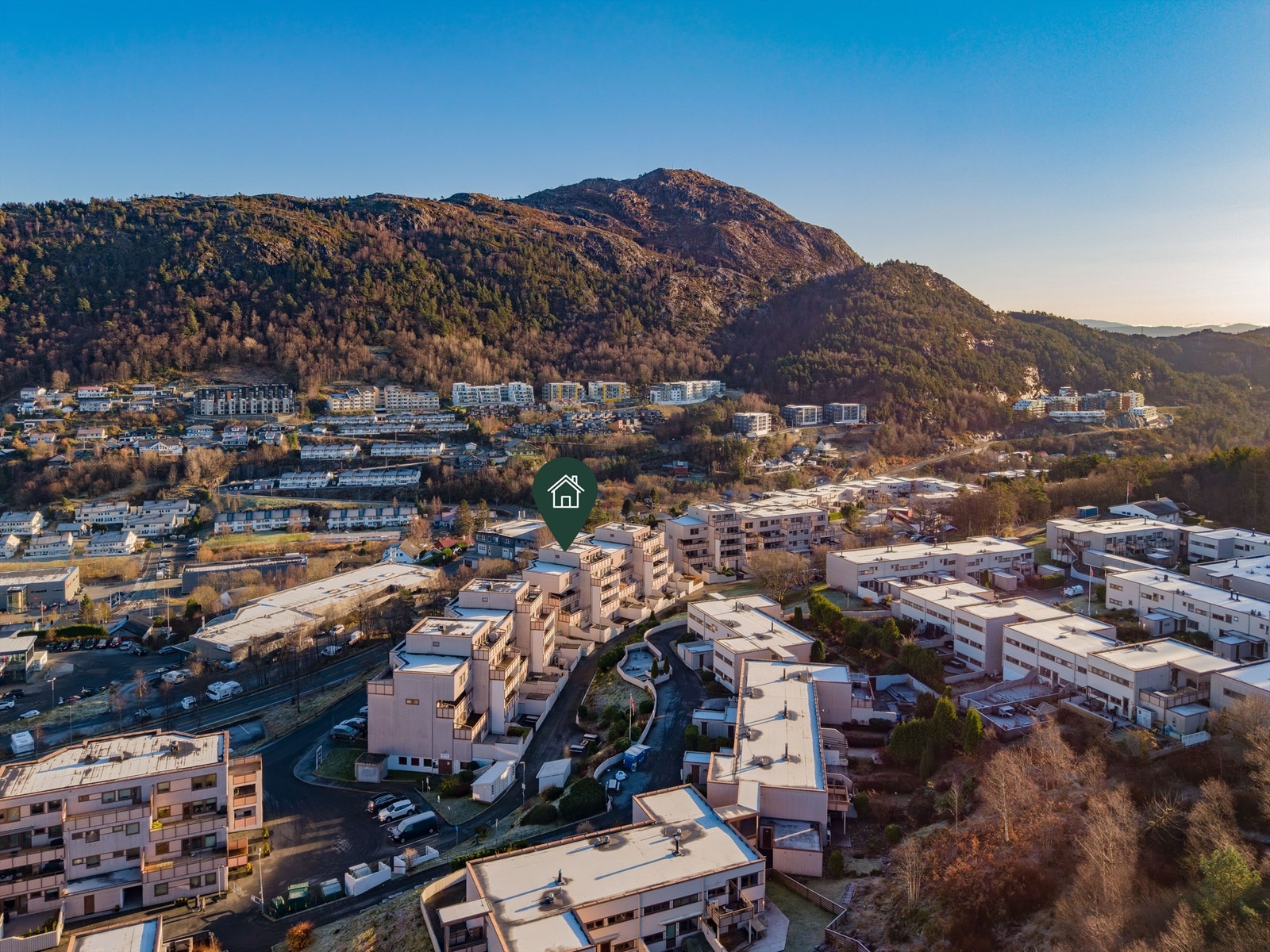 Borettslaget består av 271 andeler med Obos som forretningsfører. Galleribilde