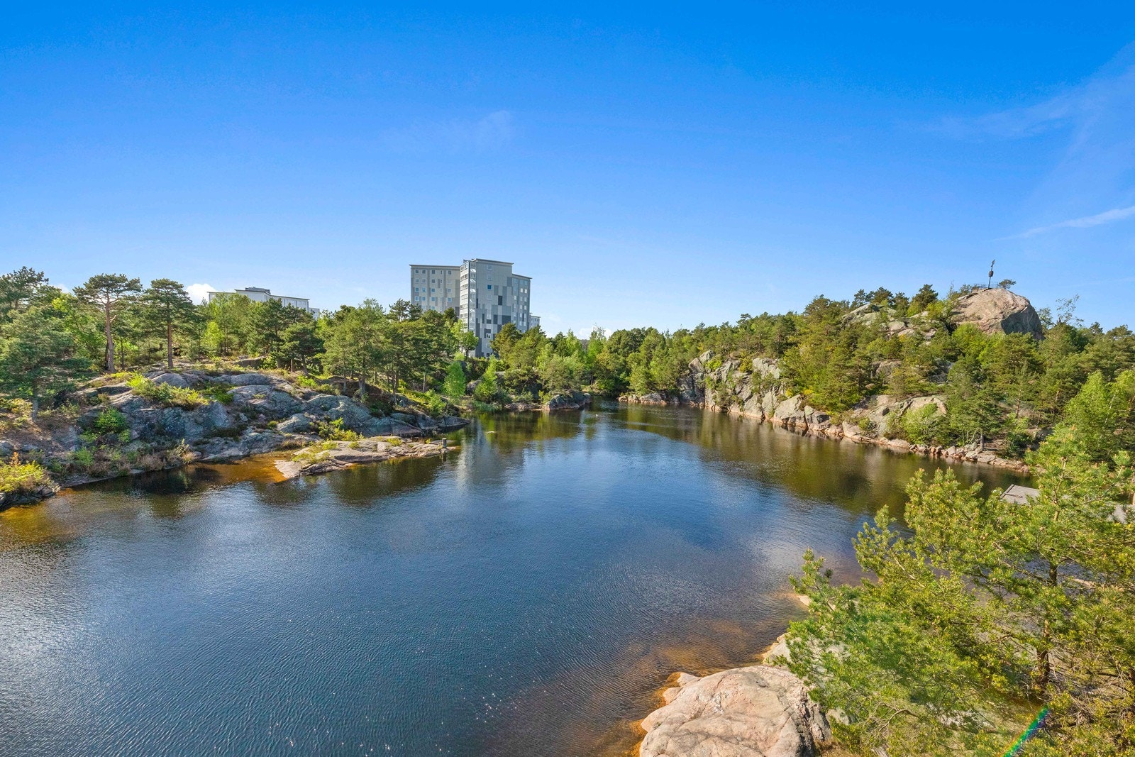 Her bor du like ved Duekniben med fine turområder og svært kort vei til sentrum. Galleribilde