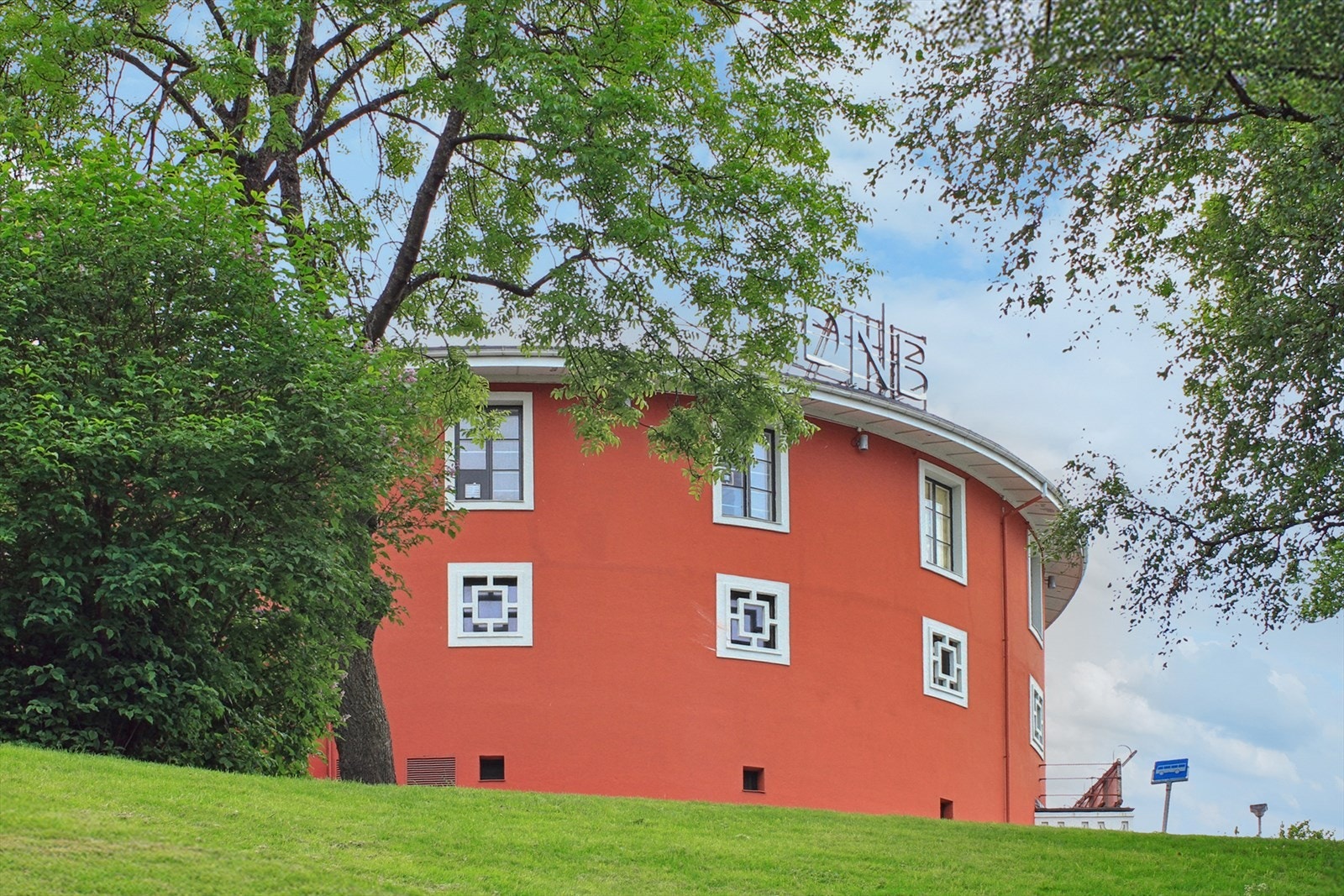 Fra eiendommen er det kort avstand til Studentersamfundet og Gløshaugen. Galleribilde