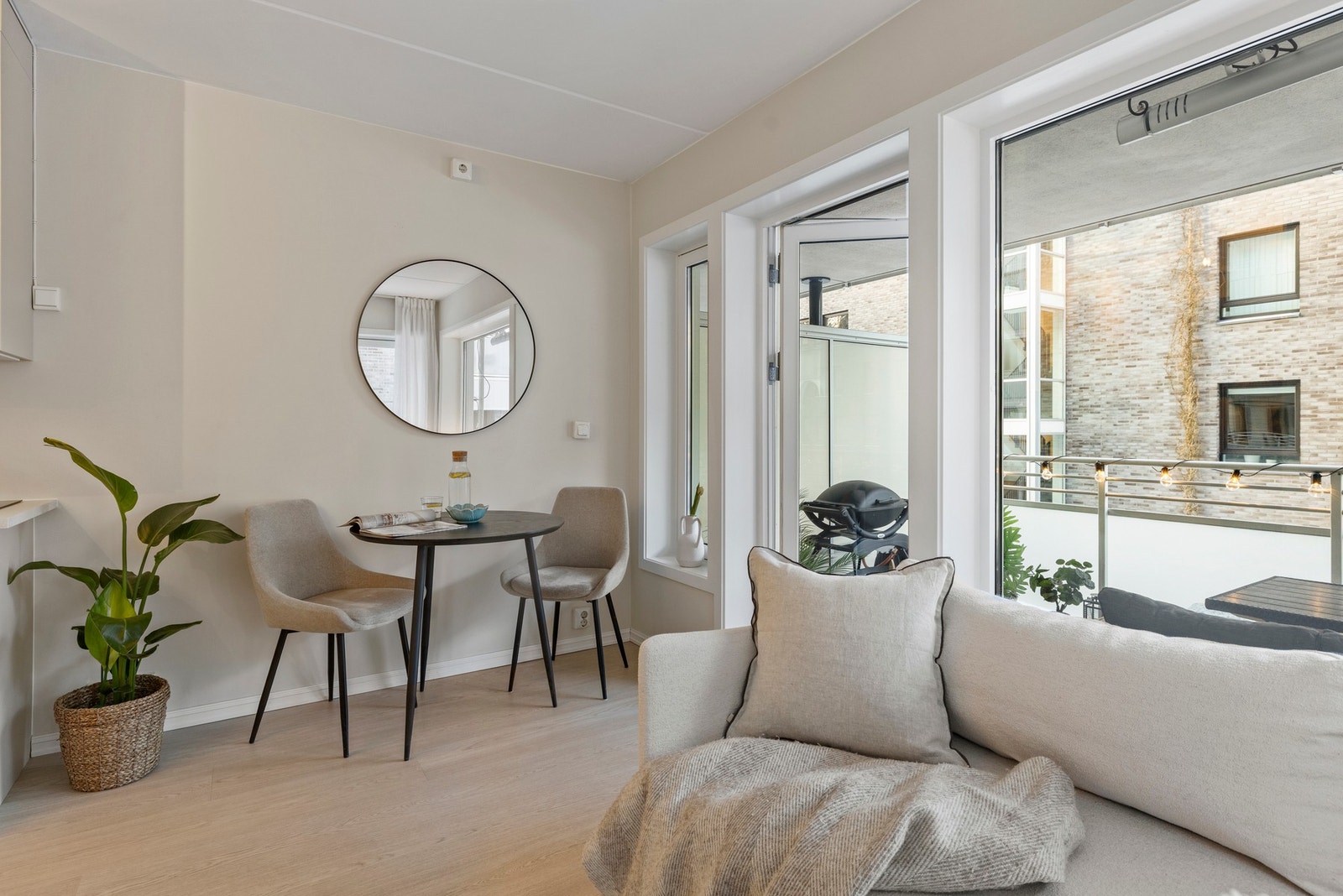 Arealeffektiv planløsning m/ store vindusflater Galleribilde