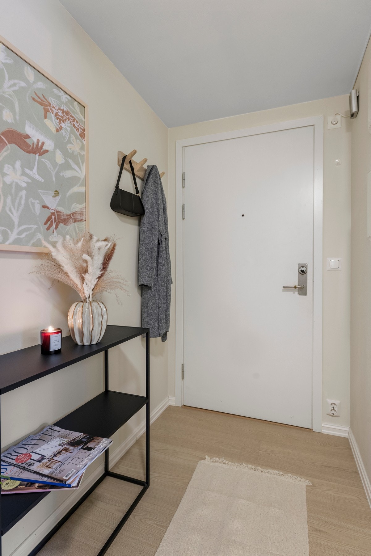 Inngangsparti. Dørcallinganlegg med porttelefon. Galleribilde