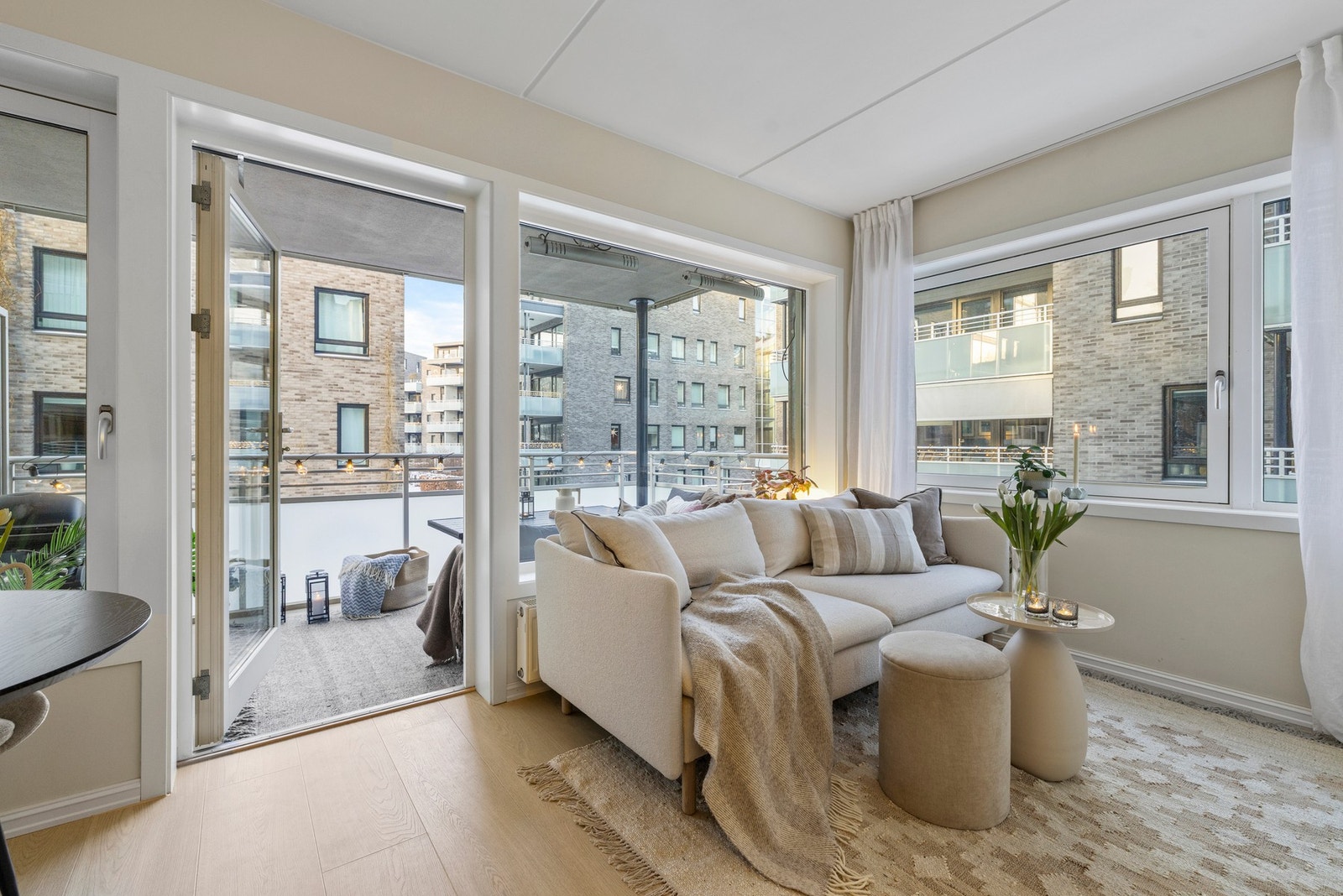 Velkommen til visning av flotte Nedre Skøyen vei 6 Galleribilde