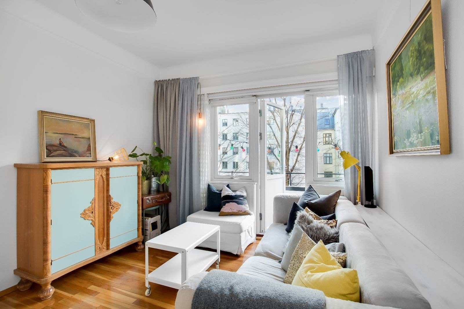 Stue med utgang til balkong Galleribilde