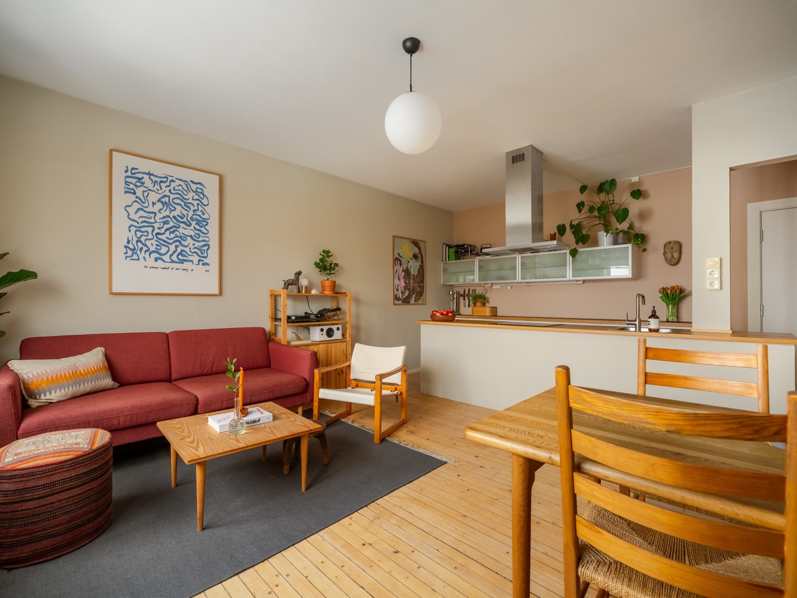 Det fine lyset, i tillegg til god takhøyde, gir en ordentlig luftig og romslig følelse. Galleribilde