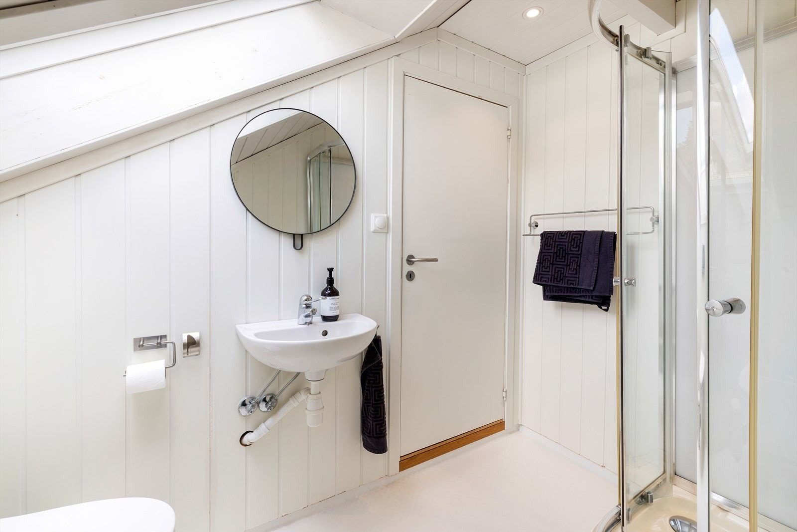 Bad på loft - ikke godkjent Galleribilde